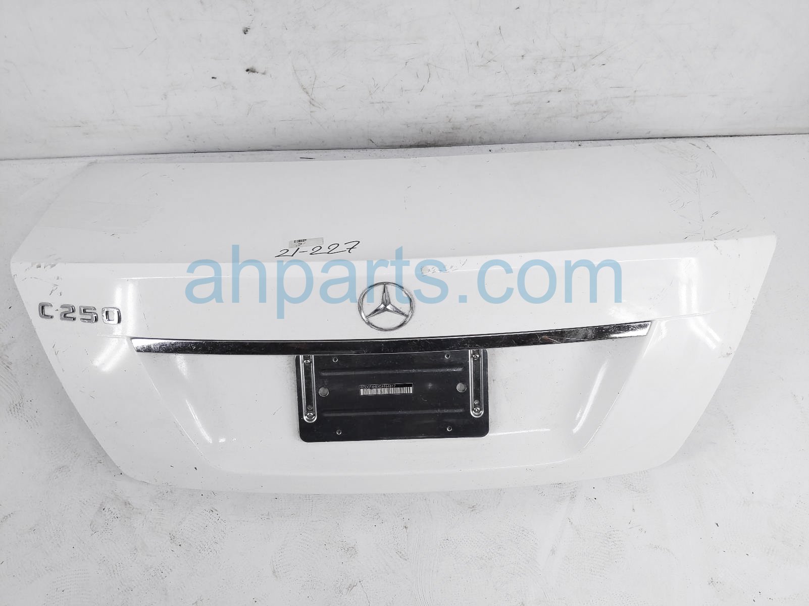$249 Mercedes TRUNK / DECKLID - WHITE $249 Mercedes TRUNK / DECKLID - WHITE