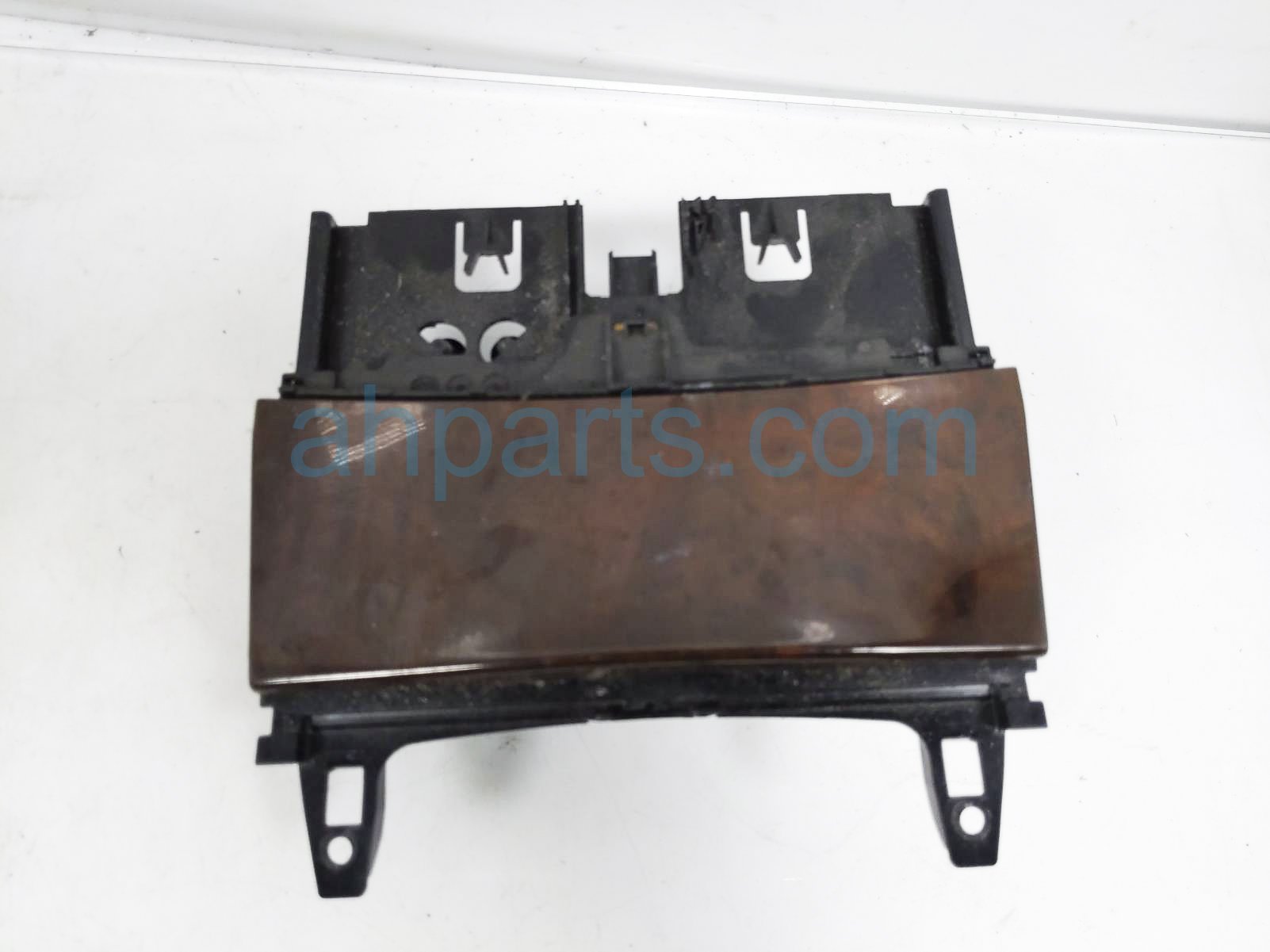 $20 Mercedes FRONT CONSOLE ASHTRAY COMPARTMENT $20 Mercedes FRONT CONSOLE ASHTRAY COMPARTMENT