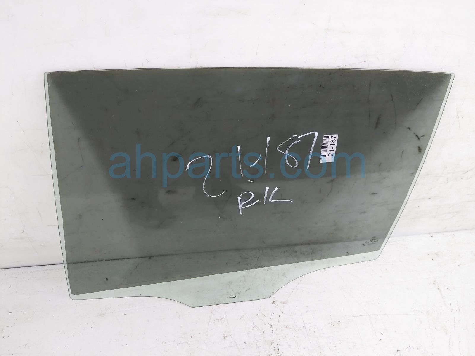 $65 Volkswagen RR/LH DOOR WINDOW GLASS - TINTED $65 Volkswagen RR/LH DOOR WINDOW GLASS - TINTED