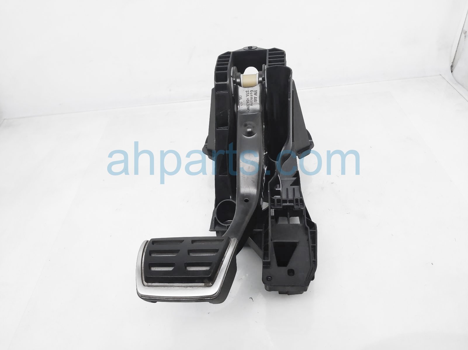 $29 Volkswagen BRAKE PEDAL ASSY $29 Volkswagen BRAKE PEDAL ASSY