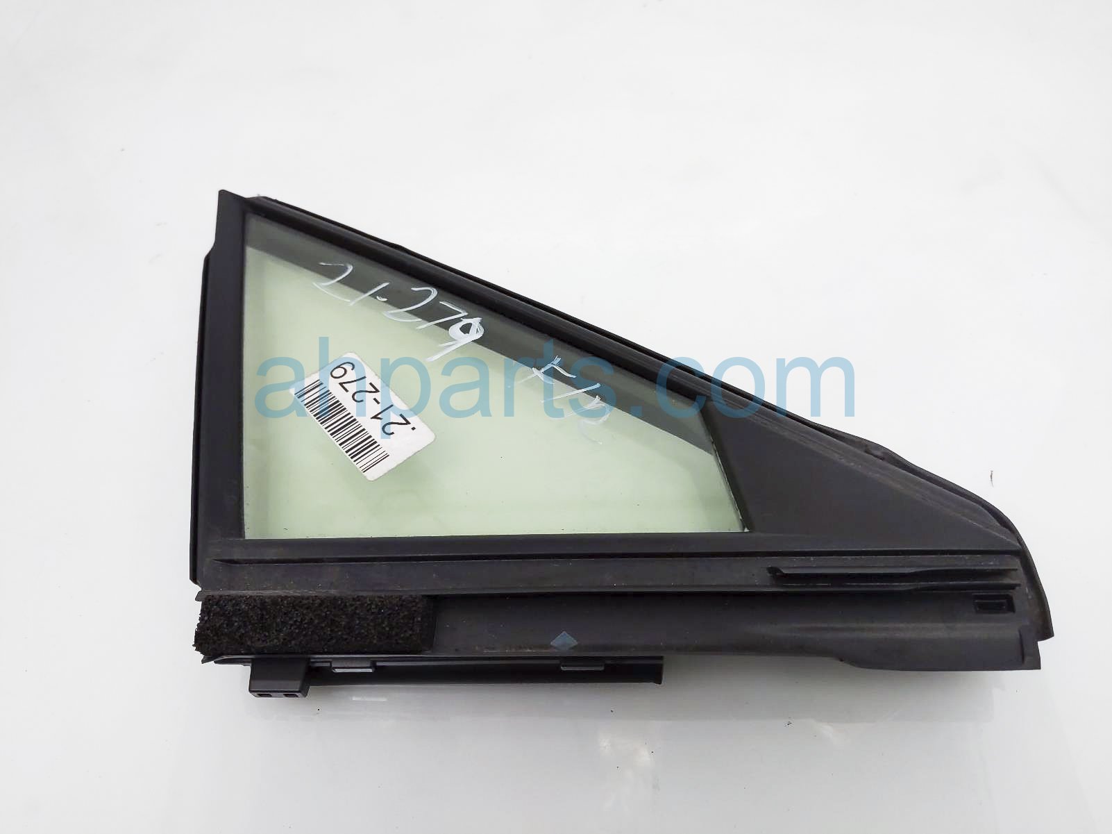 $88 Toyota FR/RH PILLAR VENT GLASS $88 Toyota FR/RH PILLAR VENT GLASS