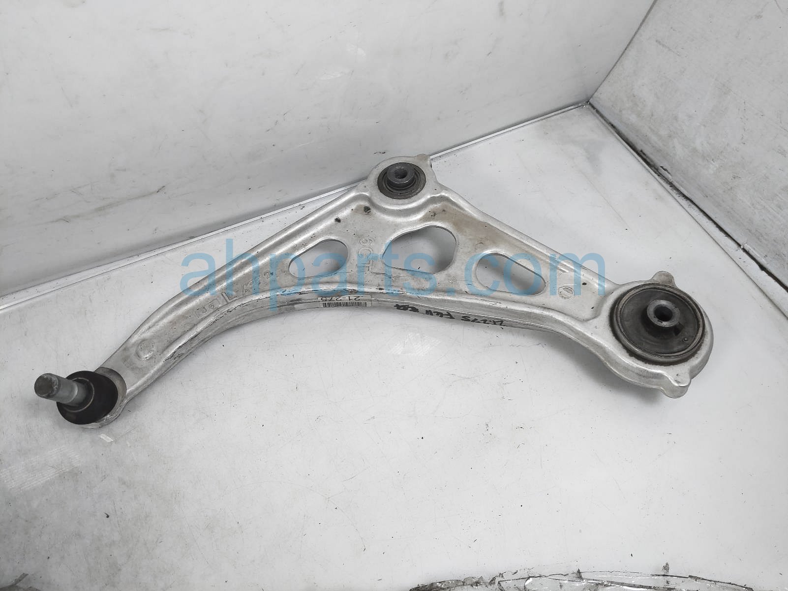 Sold 2021 Nissan Altima Front Driver Lower Control Arm 54501-6CA0A