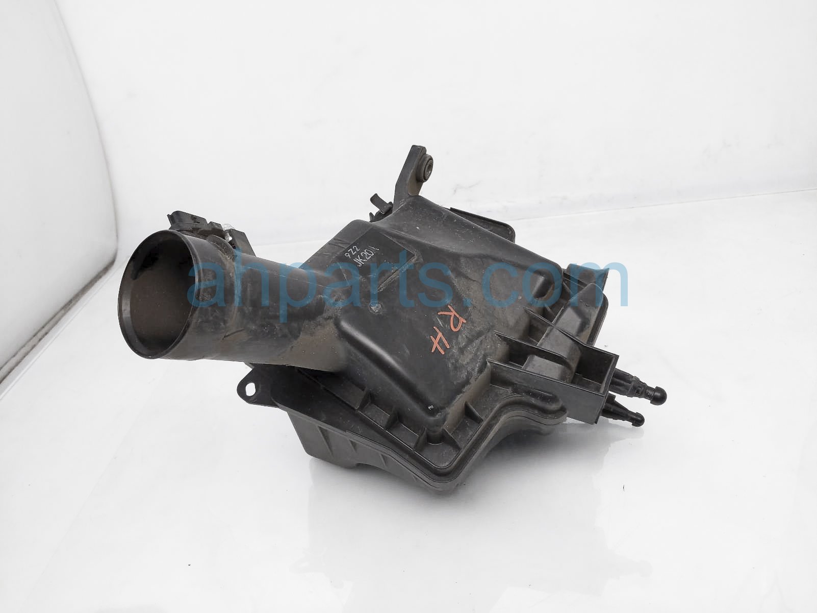 $60 Infiniti RIGHT AIR CLEANER INTAKE BOX $60 Infiniti RIGHT AIR CLEANER INTAKE BOX