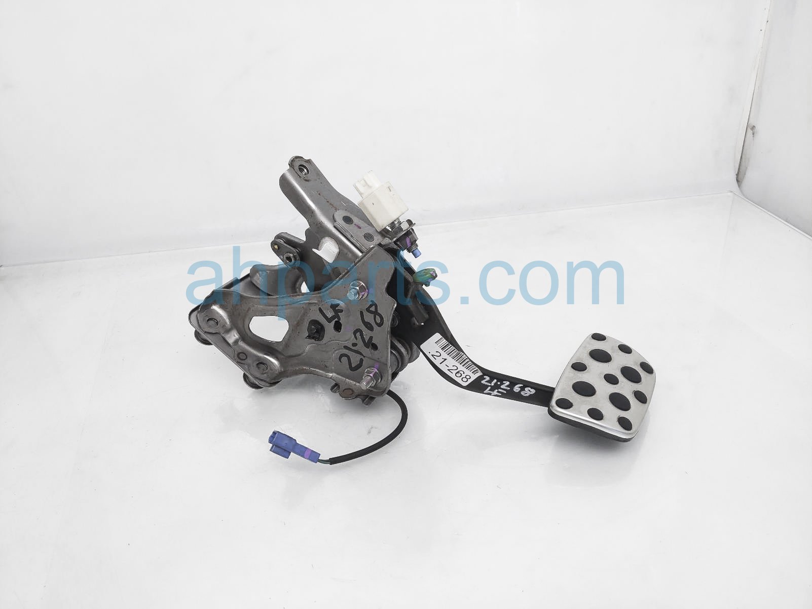 $20 Lexus BRAKE PEDAL ASSY $20 Lexus BRAKE PEDAL ASSY