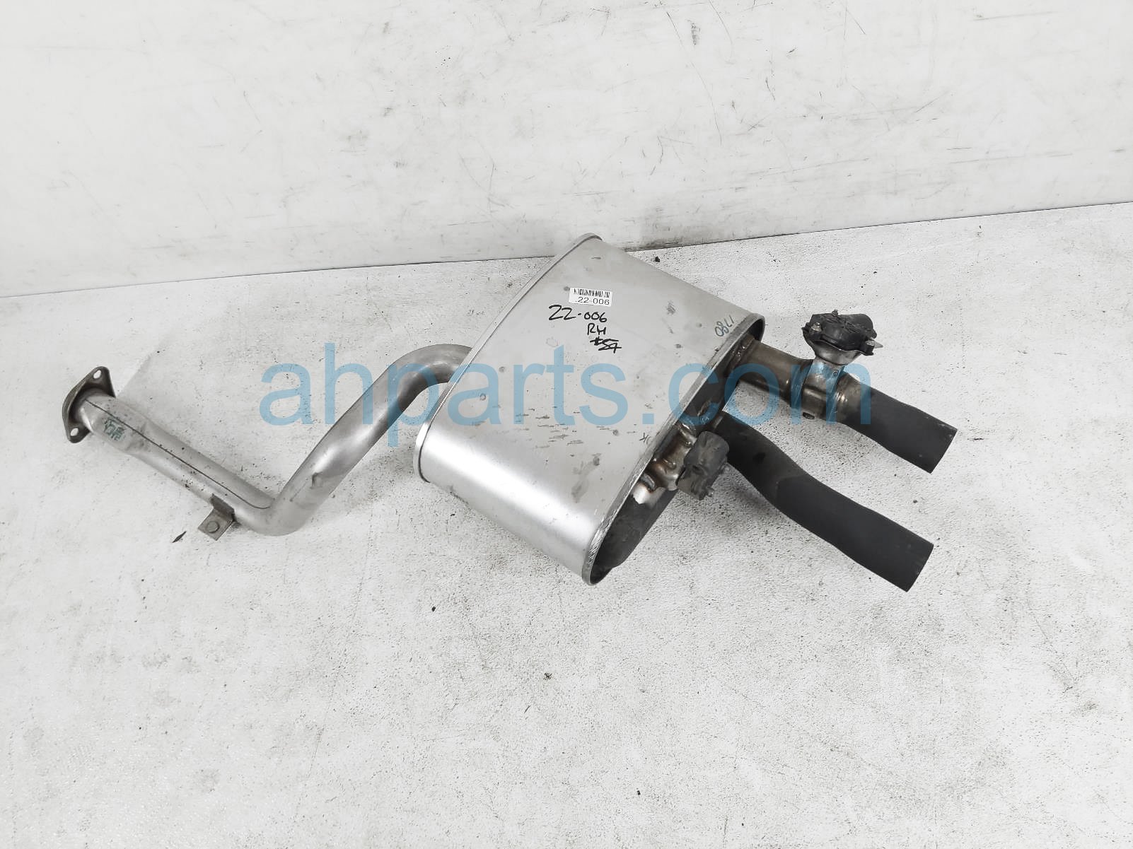 $195 Kia RH EXHAUST MUFFLER ASSY - 3.3L $195 Kia RH EXHAUST MUFFLER ASSY - 3.3L