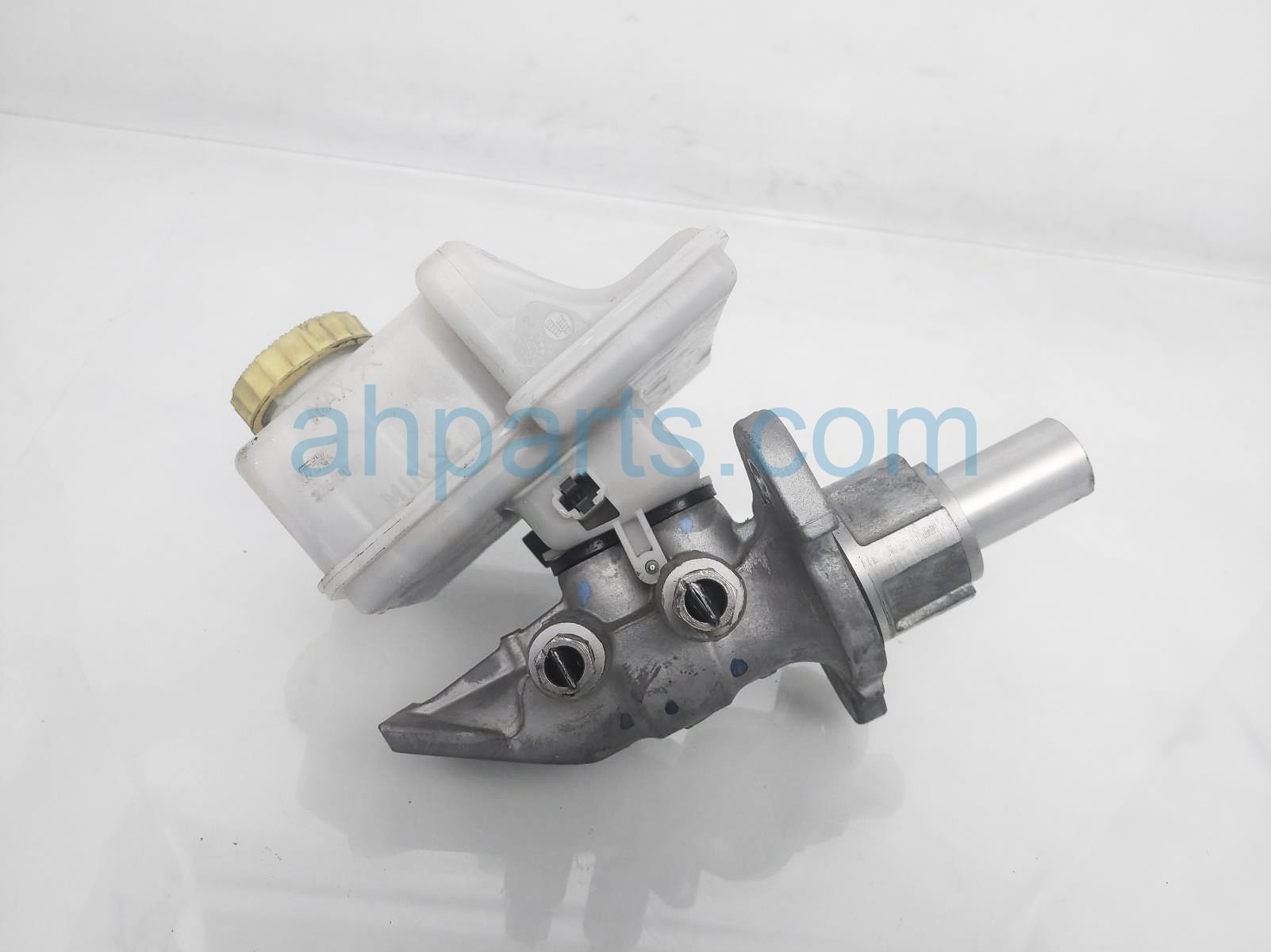 Sold 2015 Jeep Grand Cherokee Brake Master Cylinder 68207364AA