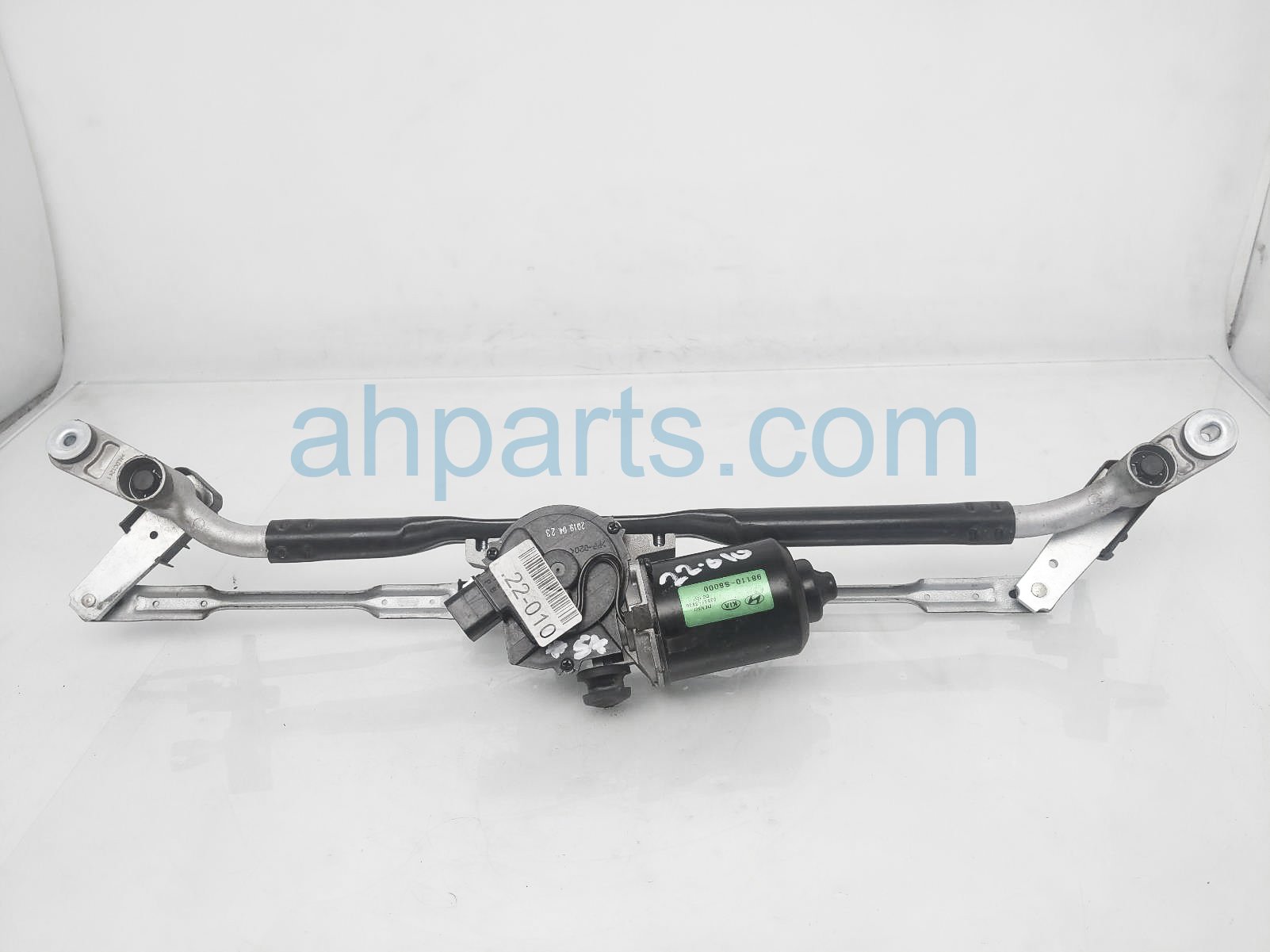 $70 Hyundai WINSHIELD WIPER MOTOR ASSY