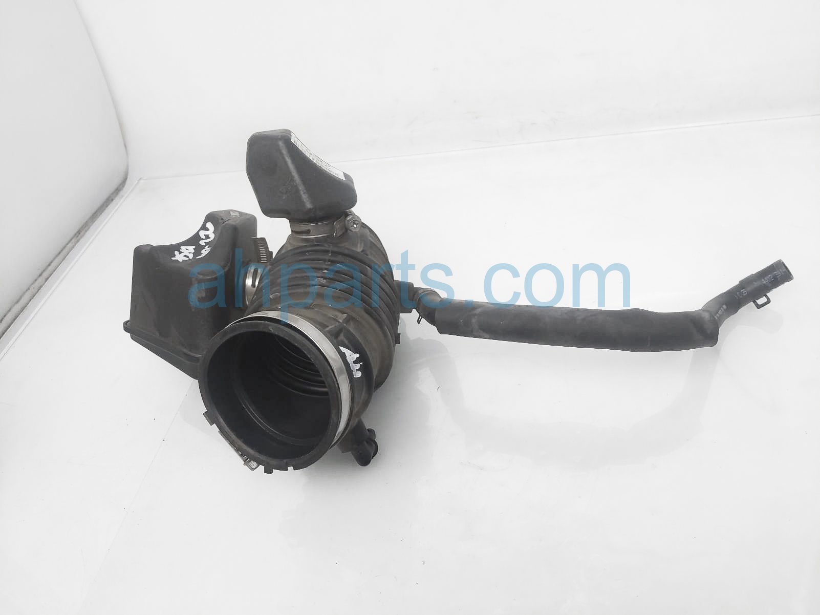 $25 Hyundai AIR INTAKE HOSE ASSY - 3.8L $25 Hyundai AIR INTAKE HOSE ASSY - 3.8L