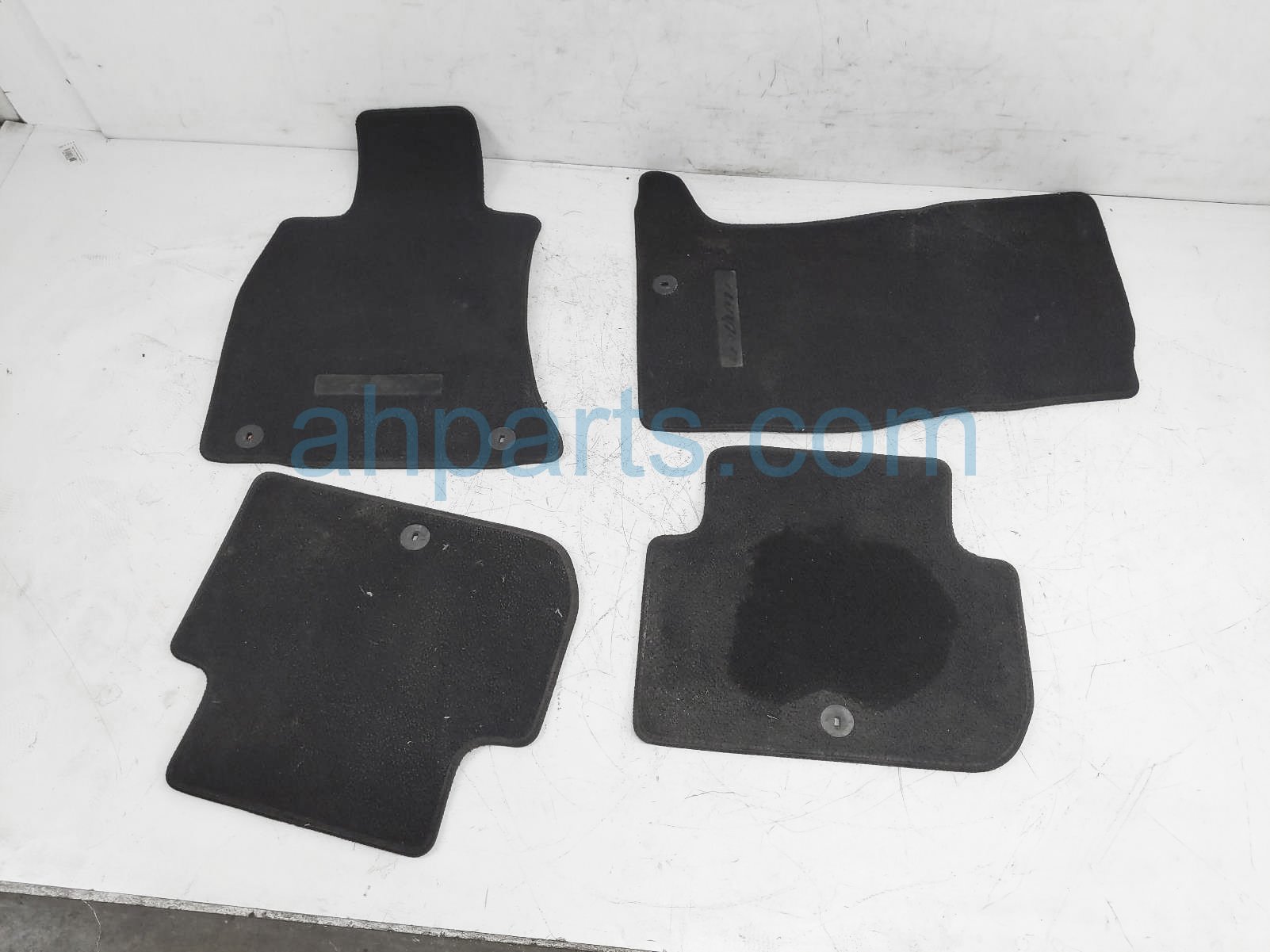 $75 Kia CARPET FLOOR MATS - SET OF 4 - BLACK $75 Kia CARPET FLOOR MATS - SET OF 4 - BLACK