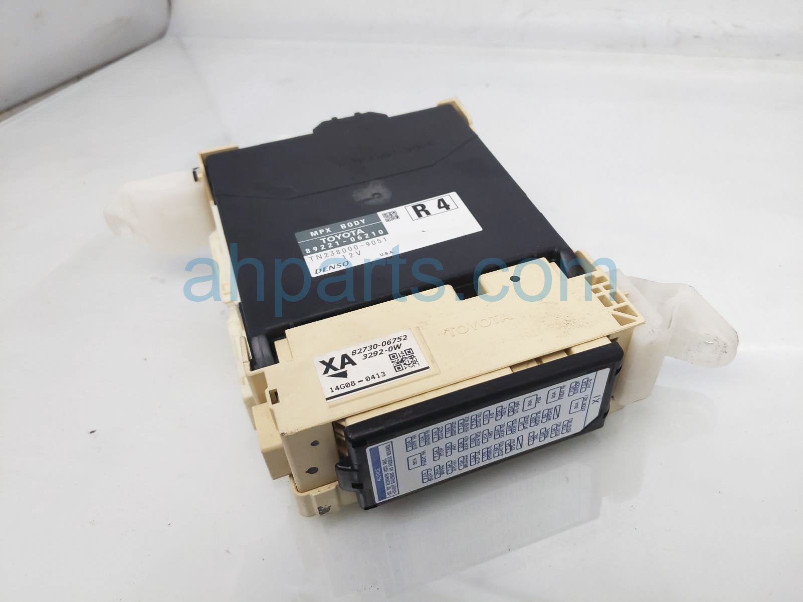 2014 Toyota Camry Multiplex Control Unit Junction Box 8273006752,