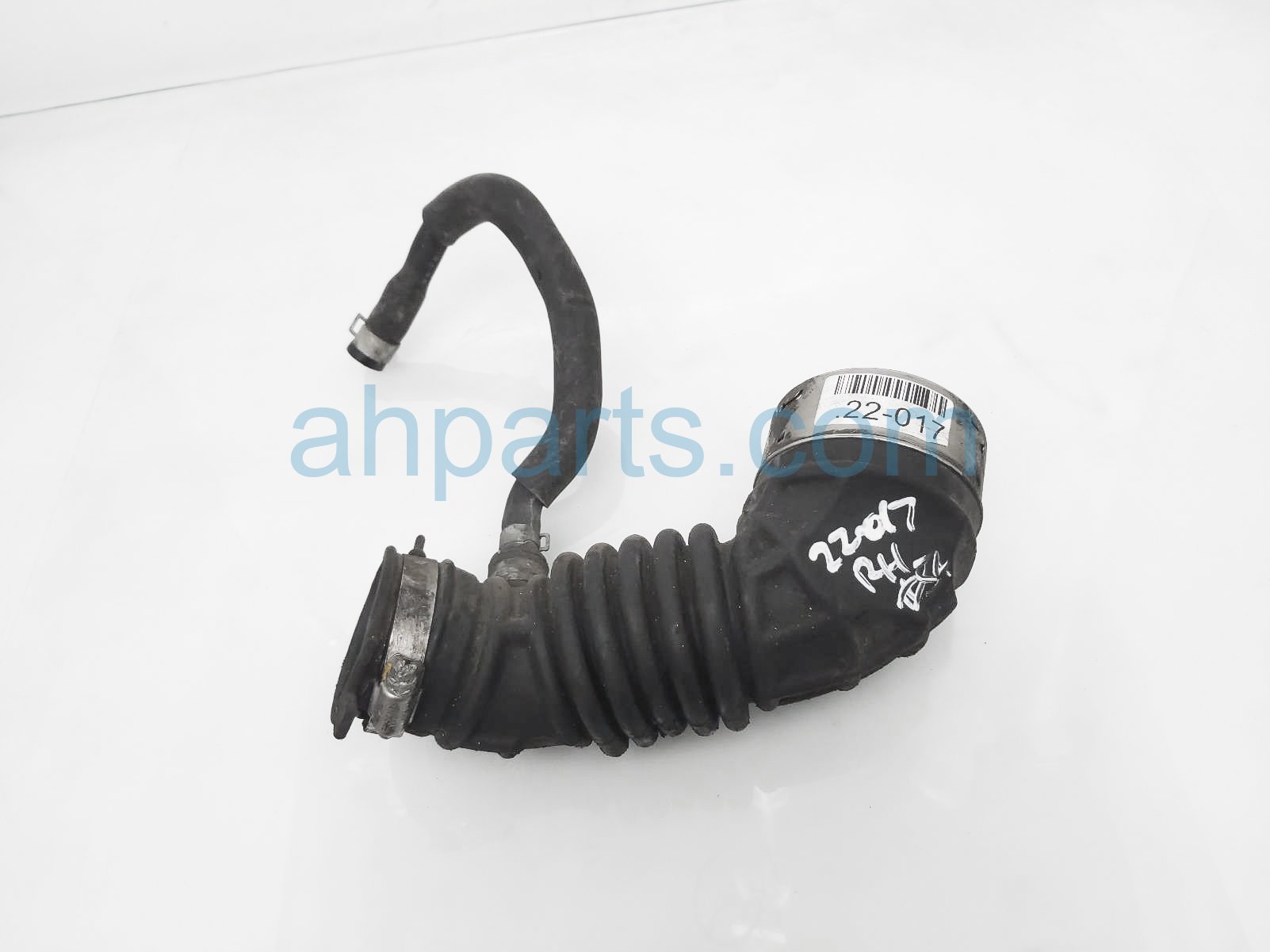 $50 Infiniti RH AIR CLEANER AIR FLOW TUBE $50 Infiniti RH AIR CLEANER AIR FLOW TUBE