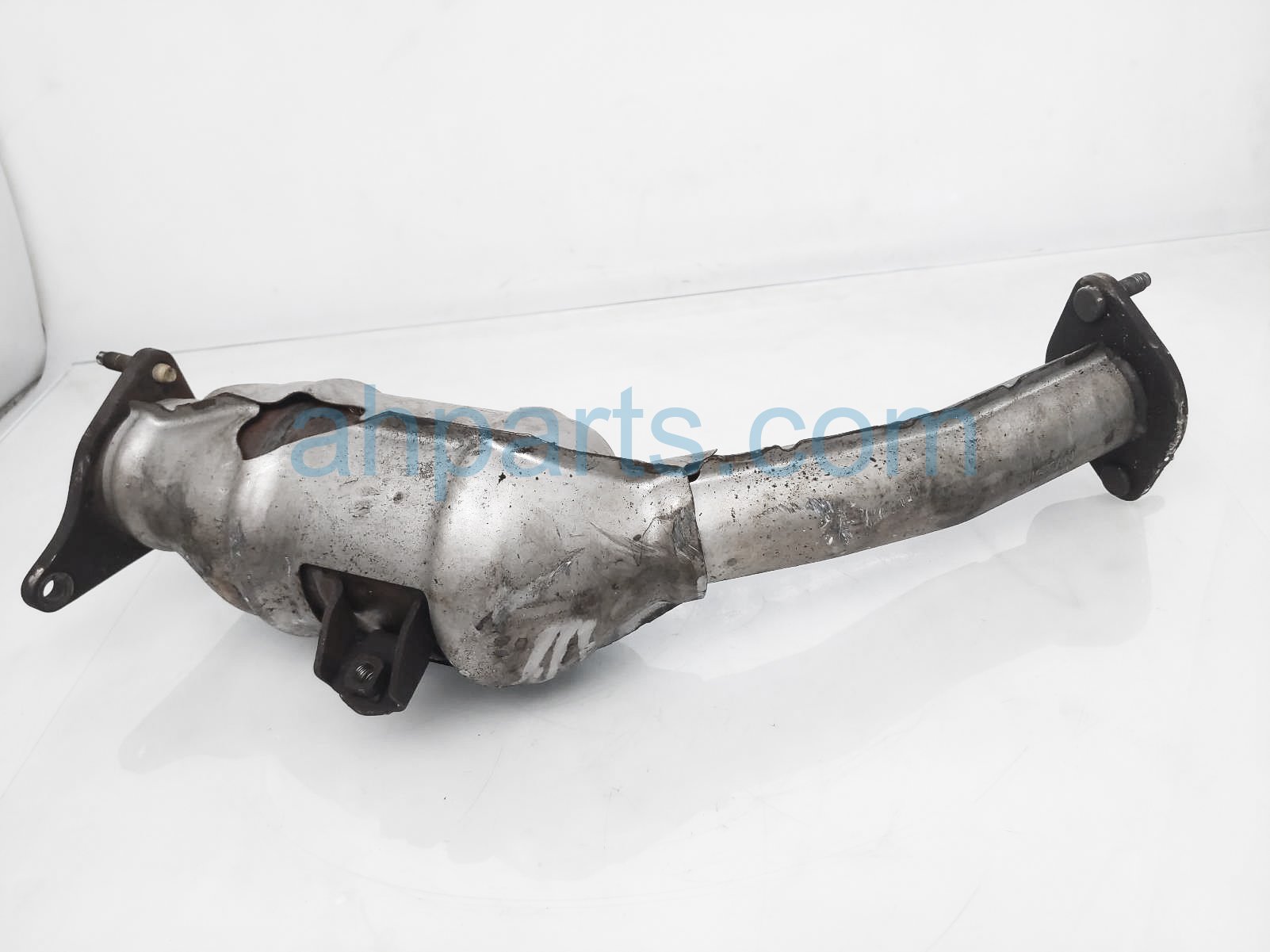 $199 Infiniti RH REAR CATALYTIC CONVERTER - 3.0L $199 Infiniti RH REAR CATALYTIC CONVERTER - 3.0L
