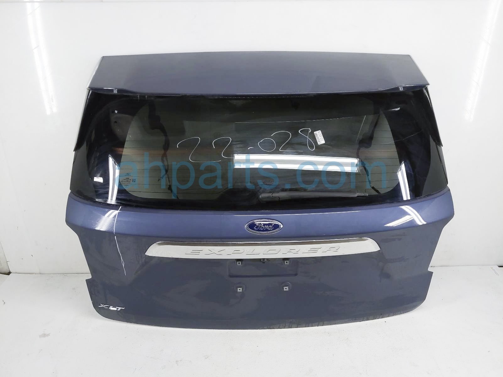 Sold 2020 Ford Explorer Trunk / Wing Rear Spoiler Assy - Grey
