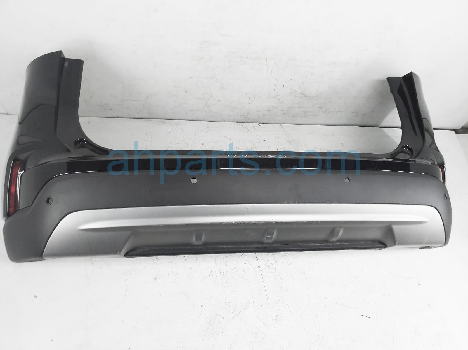 $595 Ford REAR BUMPER COVER - BLACK - NOTES $595 Ford REAR BUMPER COVER - BLACK - NOTES