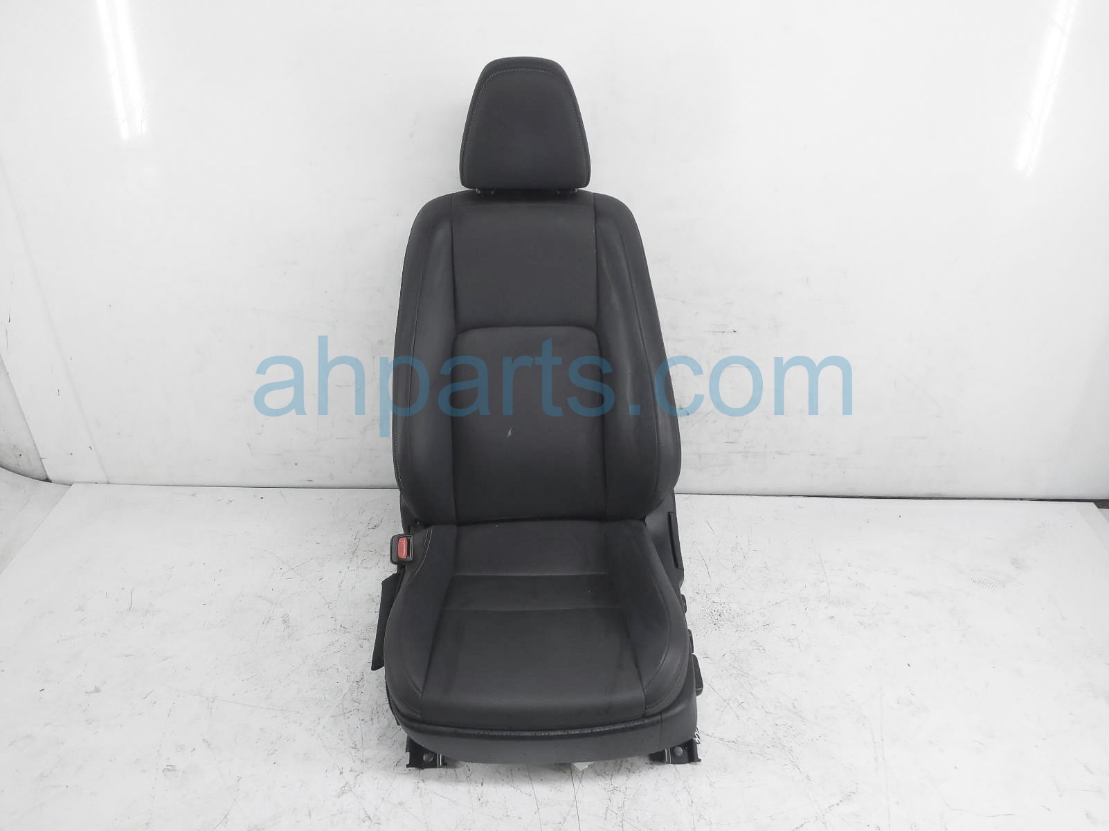 $225 Lexus FR/LH SEAT - BLACK - W/ AIRBAG