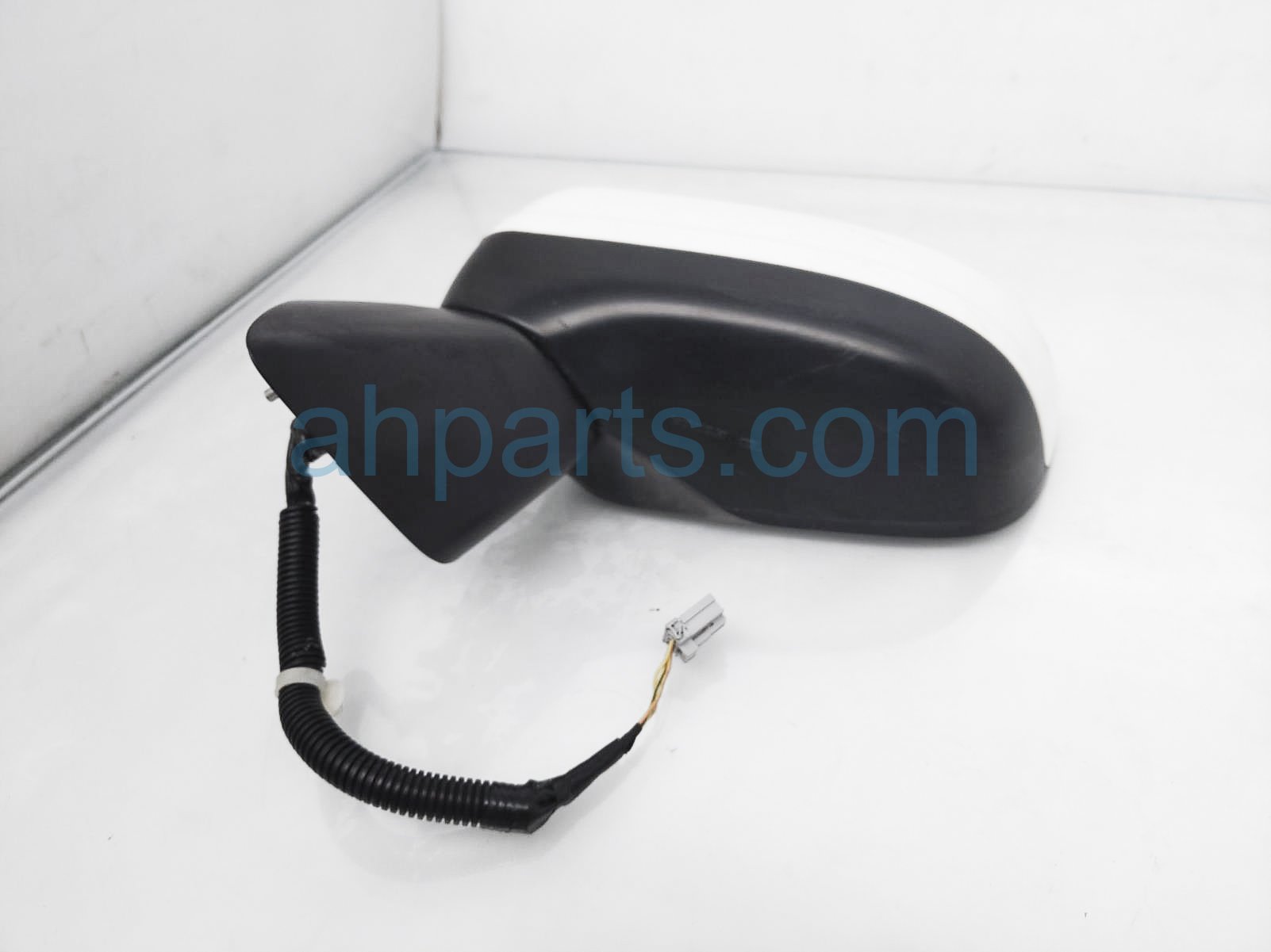 $99 Honda LH SIDE VIEW MIRROR - WHITE $99 Honda LH SIDE VIEW MIRROR - WHITE
