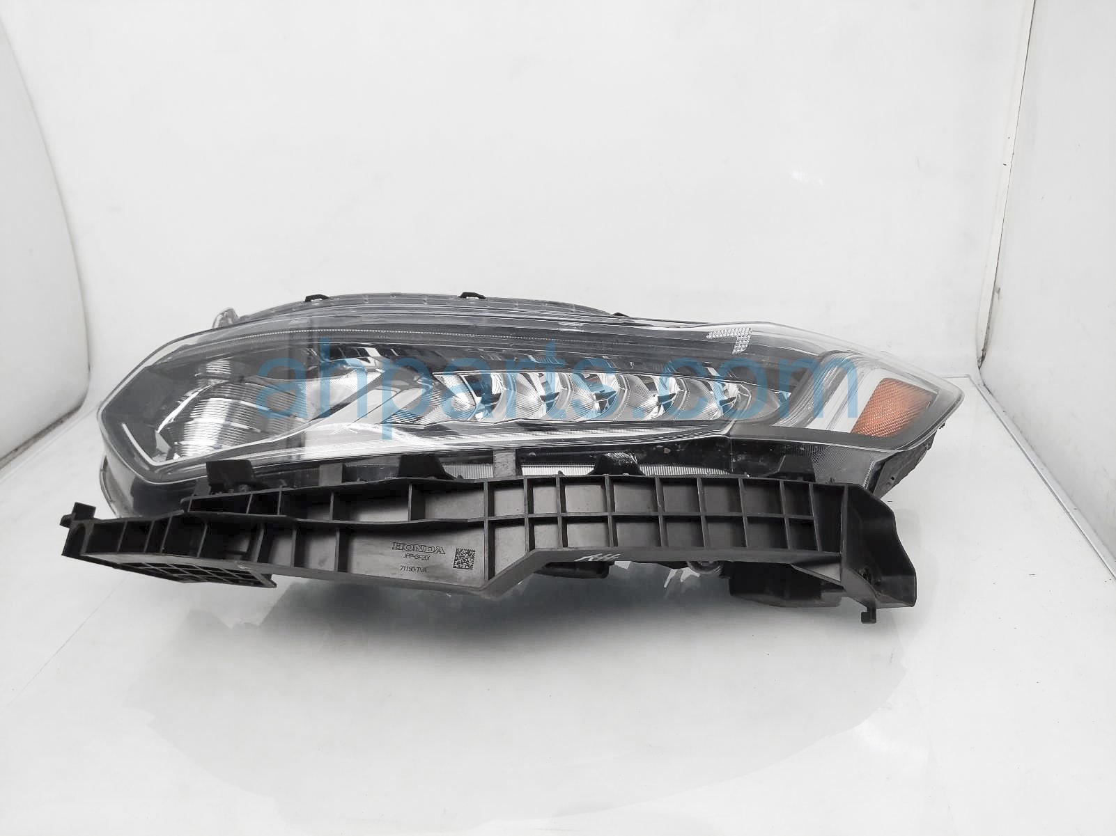 $195 Honda LH HEADLAMP / LIGHT - SCRATCHES
