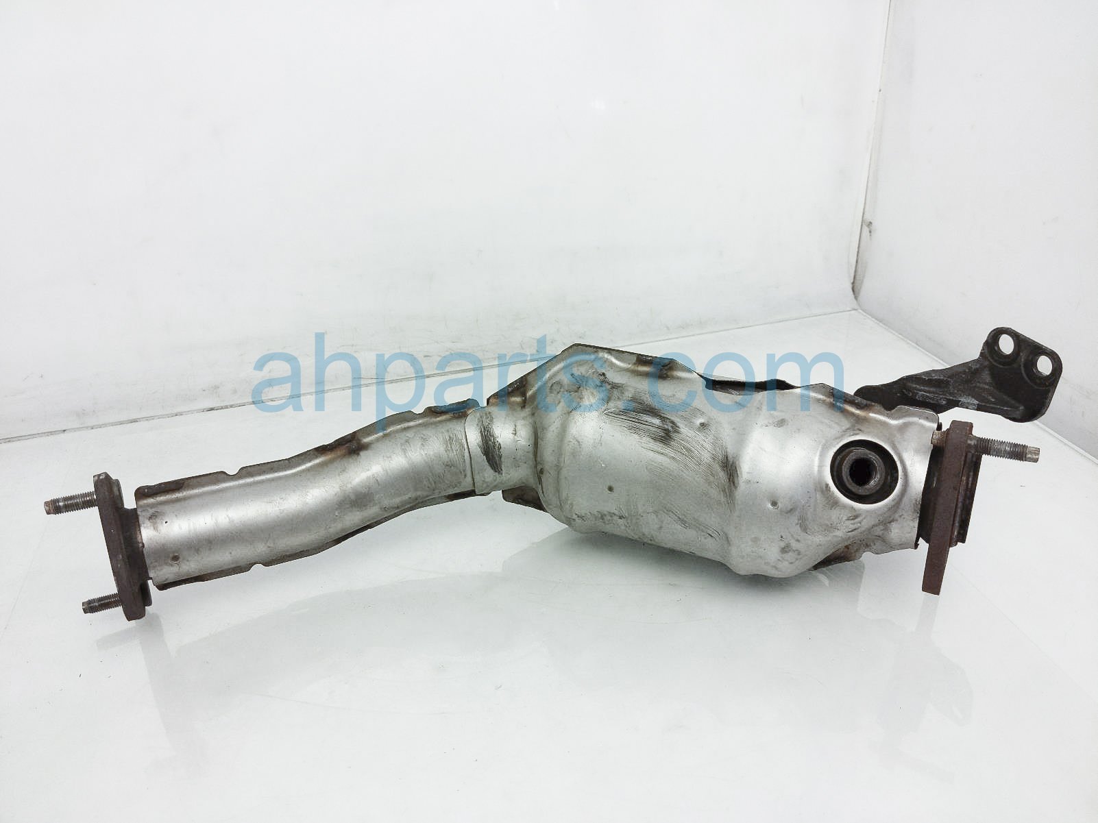 $199 Infiniti RH REAR CATALYTIC CONVERTER - 3.0L $199 Infiniti RH REAR CATALYTIC CONVERTER - 3.0L