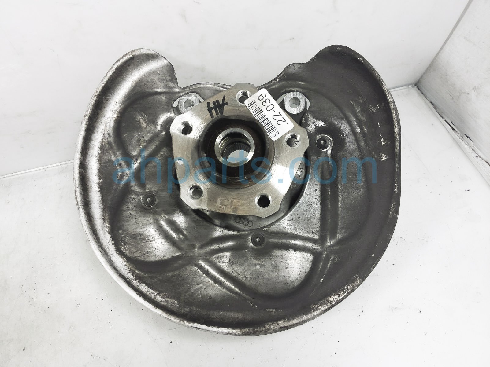 $125 Audi RR/RH SPINDLE KNUCKLE HUB $125 Audi RR/RH SPINDLE KNUCKLE HUB