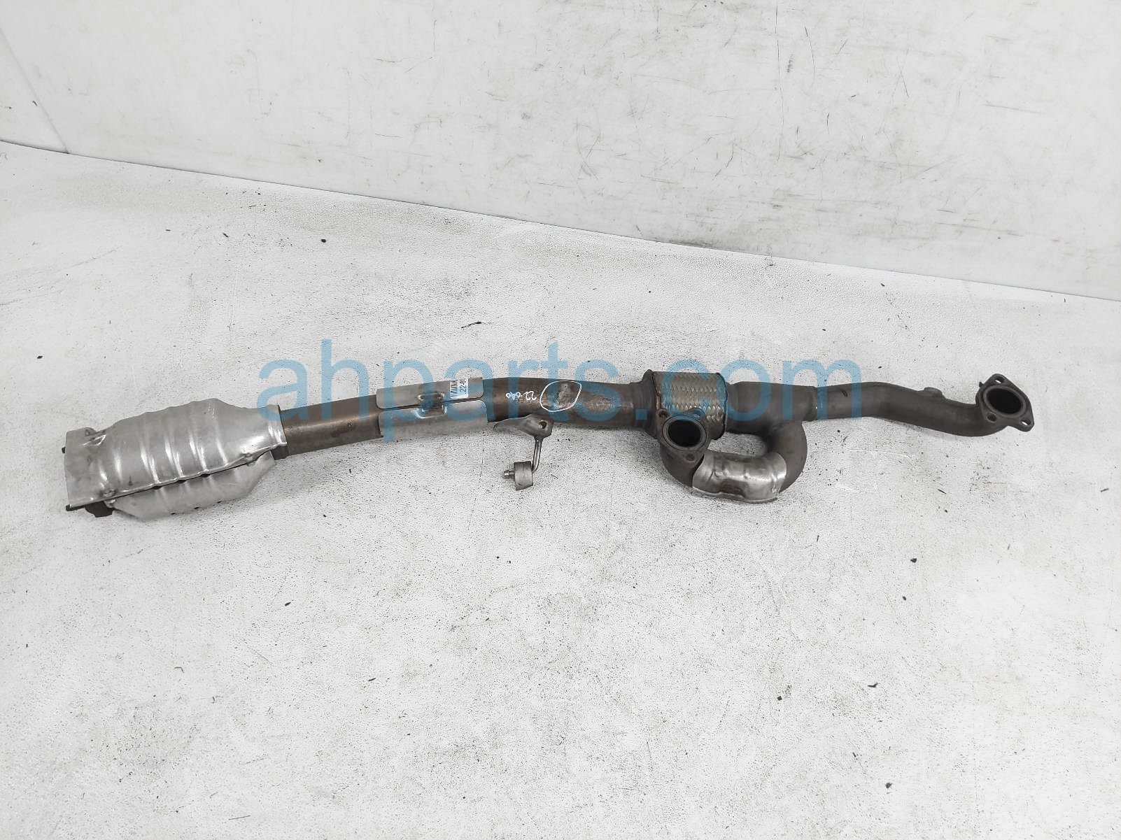 $300 Honda EXHAUST CONVERTER PIPE ASSY* $300 Honda EXHAUST CONVERTER PIPE ASSY*