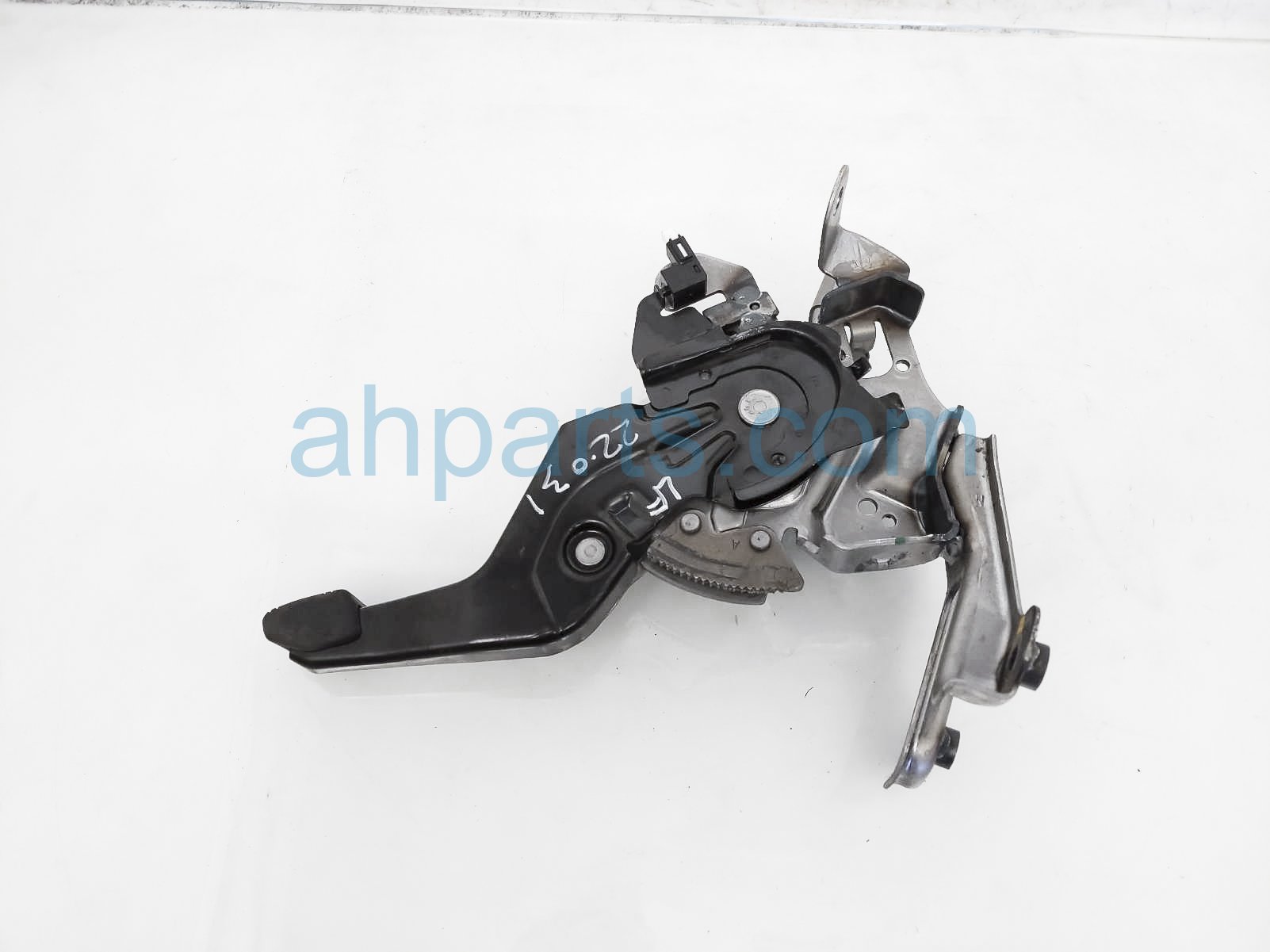 $35 Infiniti PARKING BRAKE PEDAL ASSY