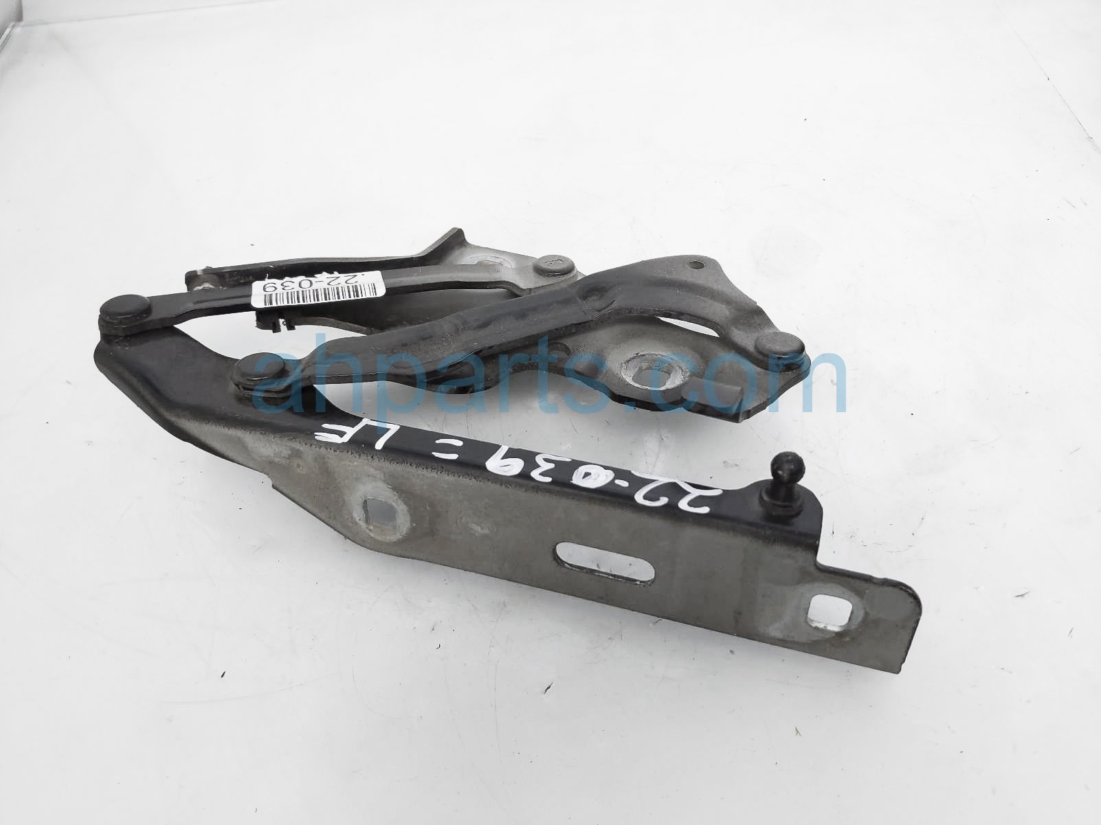 $40 Audi LH HOOD HINGE $40 Audi LH HOOD HINGE