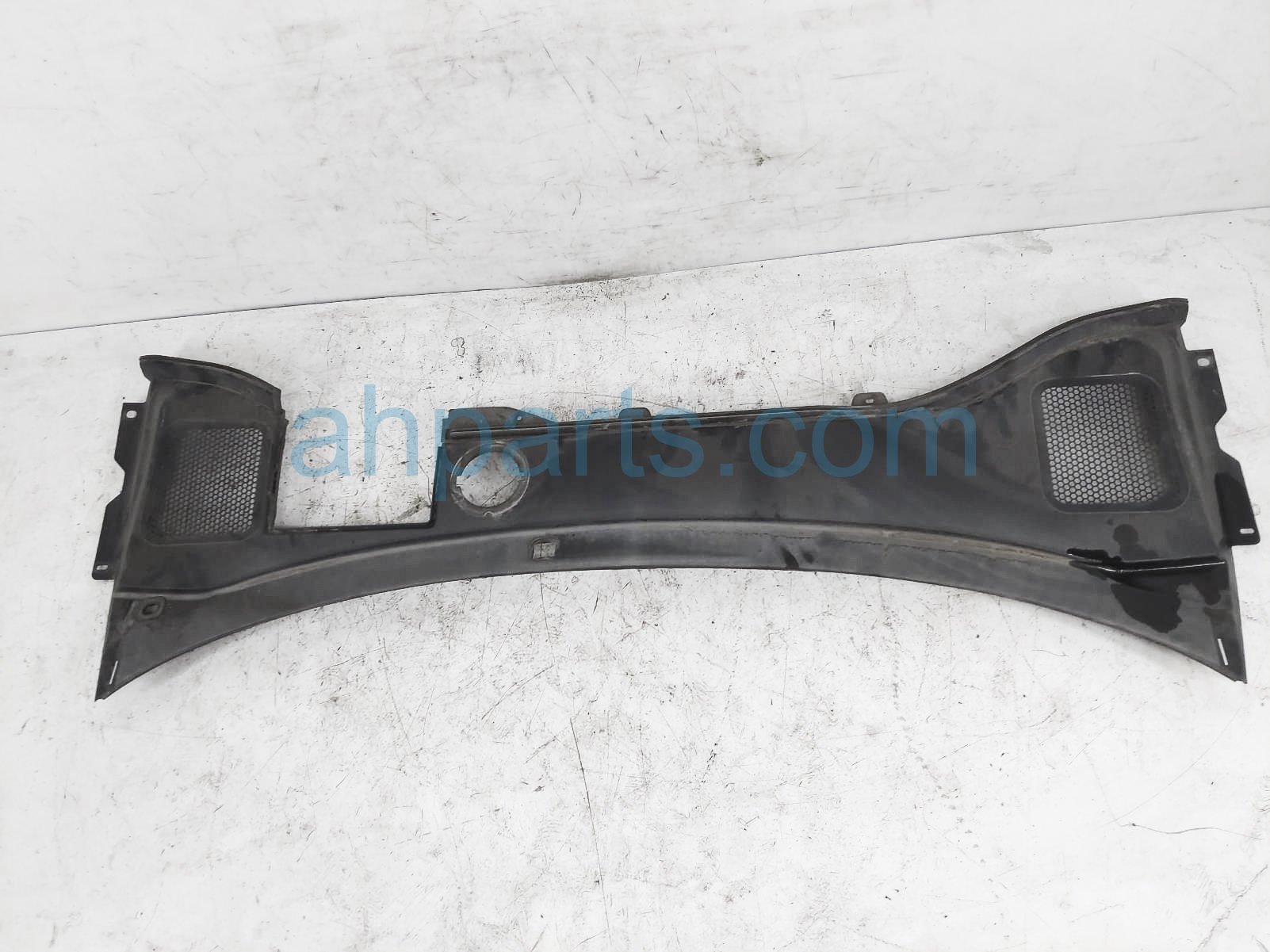 $49 Volvo WINDSHIELD COWL ASSY $49 Volvo WINDSHIELD COWL ASSY