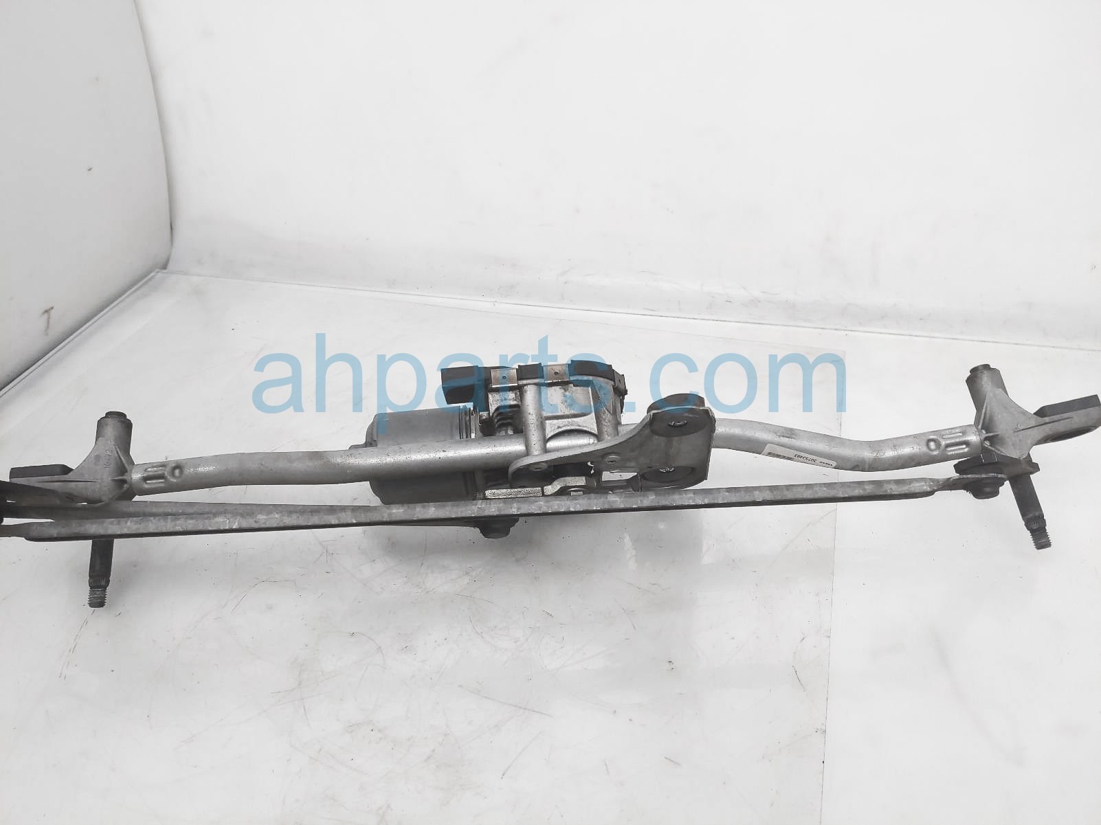 $40 Volvo WINDSHIELD WIPER MOTOR ASSY $40 Volvo WINDSHIELD WIPER MOTOR ASSY