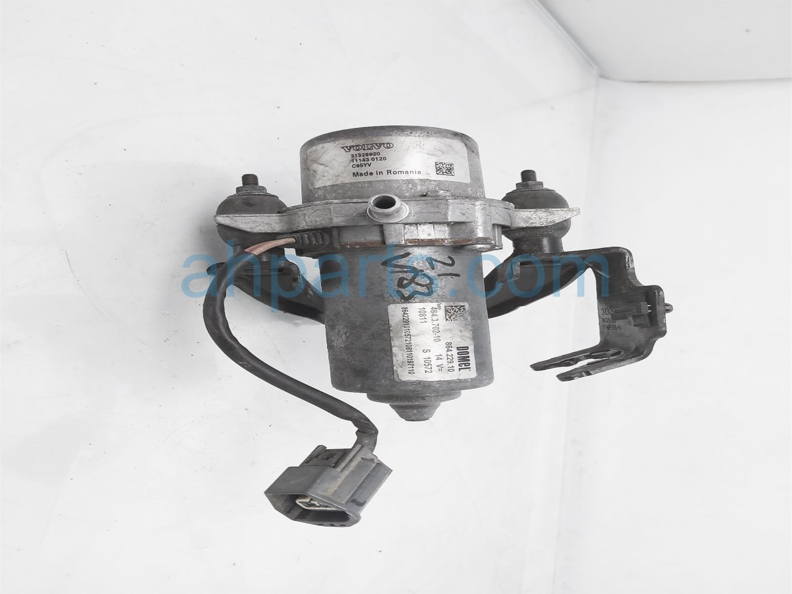 $30 Volvo VACUUM PUMP ASSY $30 Volvo VACUUM PUMP ASSY