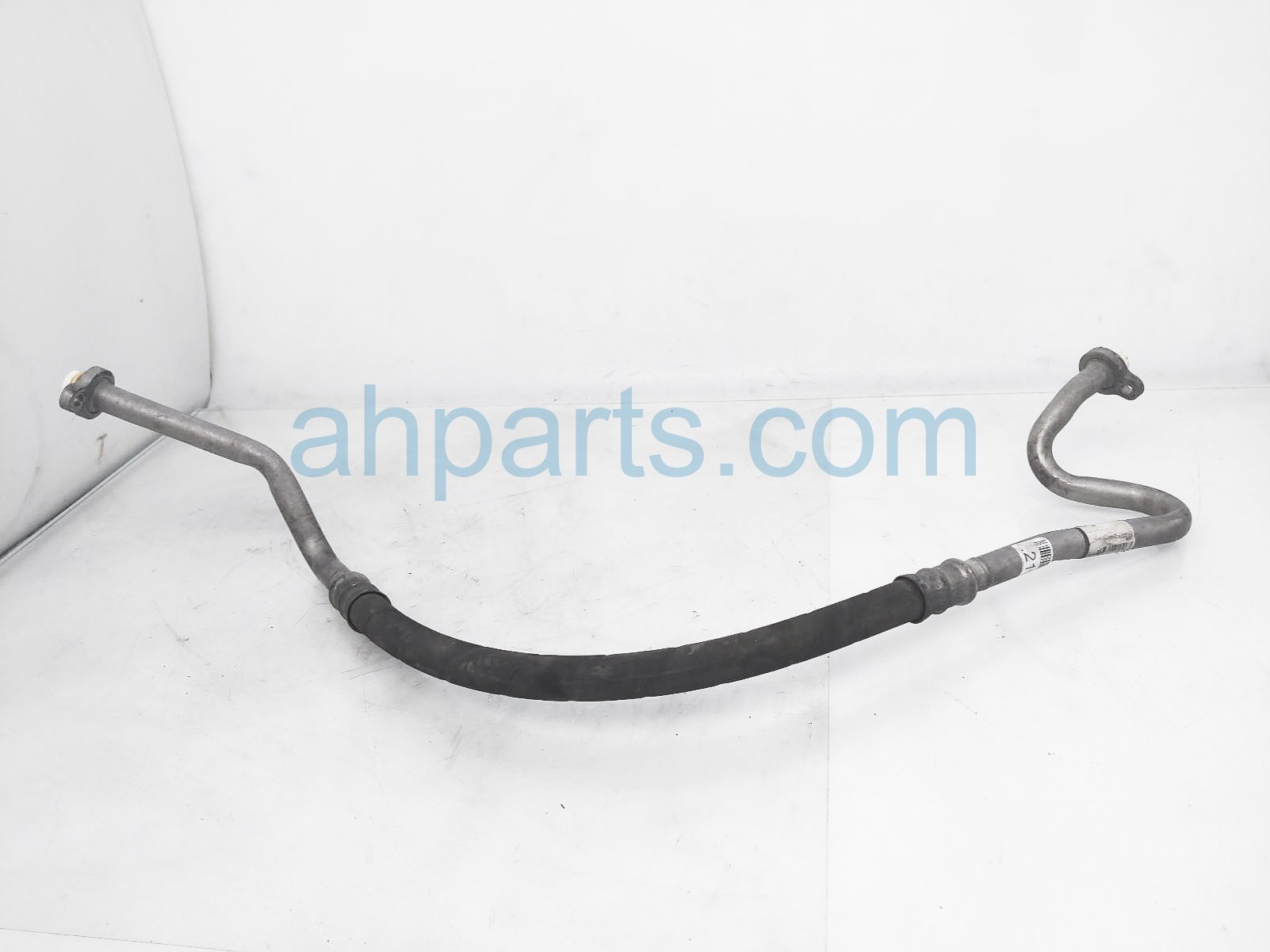 $20 Volvo A/C COMPRESSOR TO PRESSURE PIPE HOSE $20 Volvo A/C COMPRESSOR TO PRESSURE PIPE HOSE