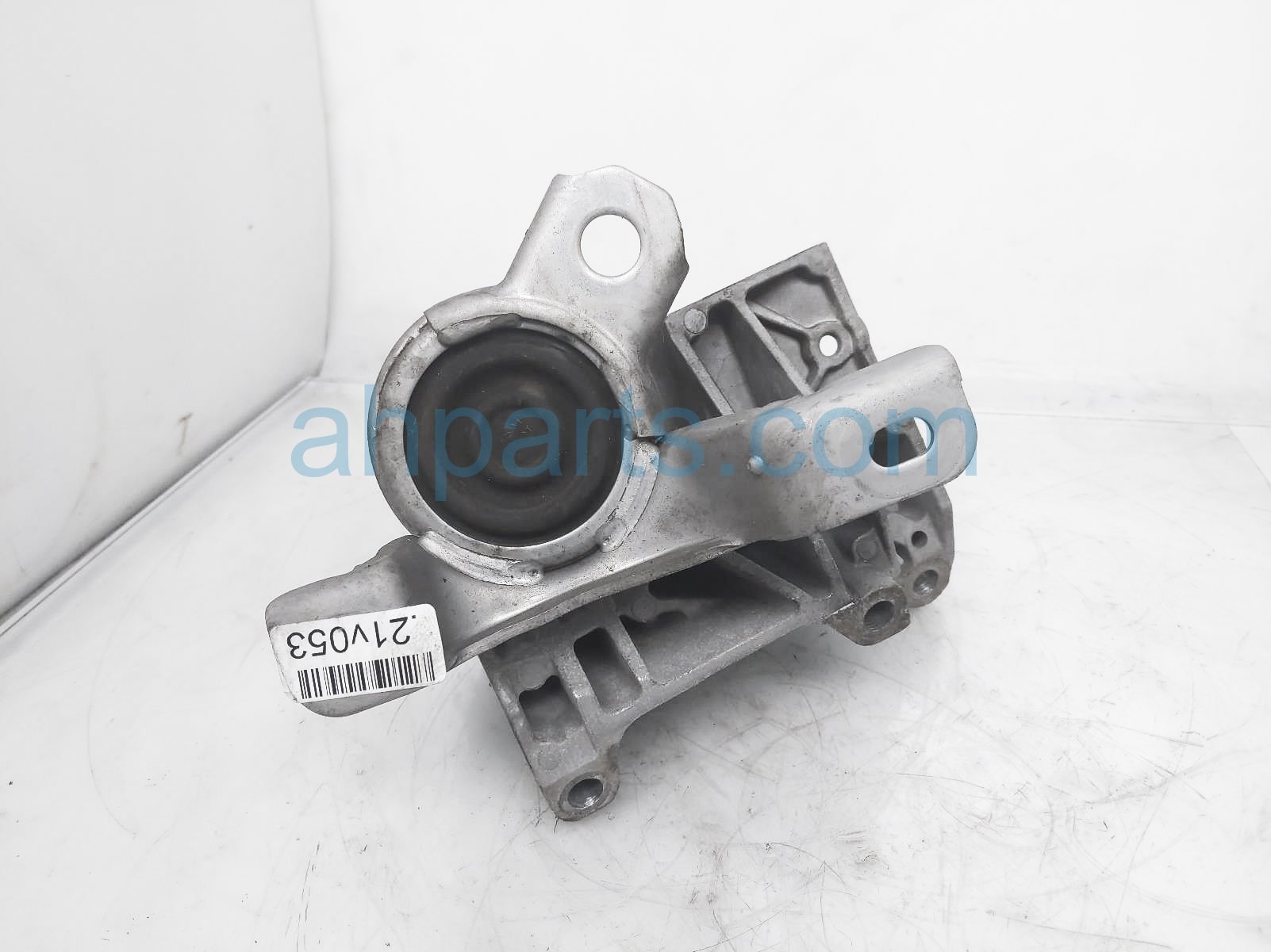 $15 Volvo FR/RH ENGINE MOUNT - 2.5L $15 Volvo FR/RH ENGINE MOUNT - 2.5L