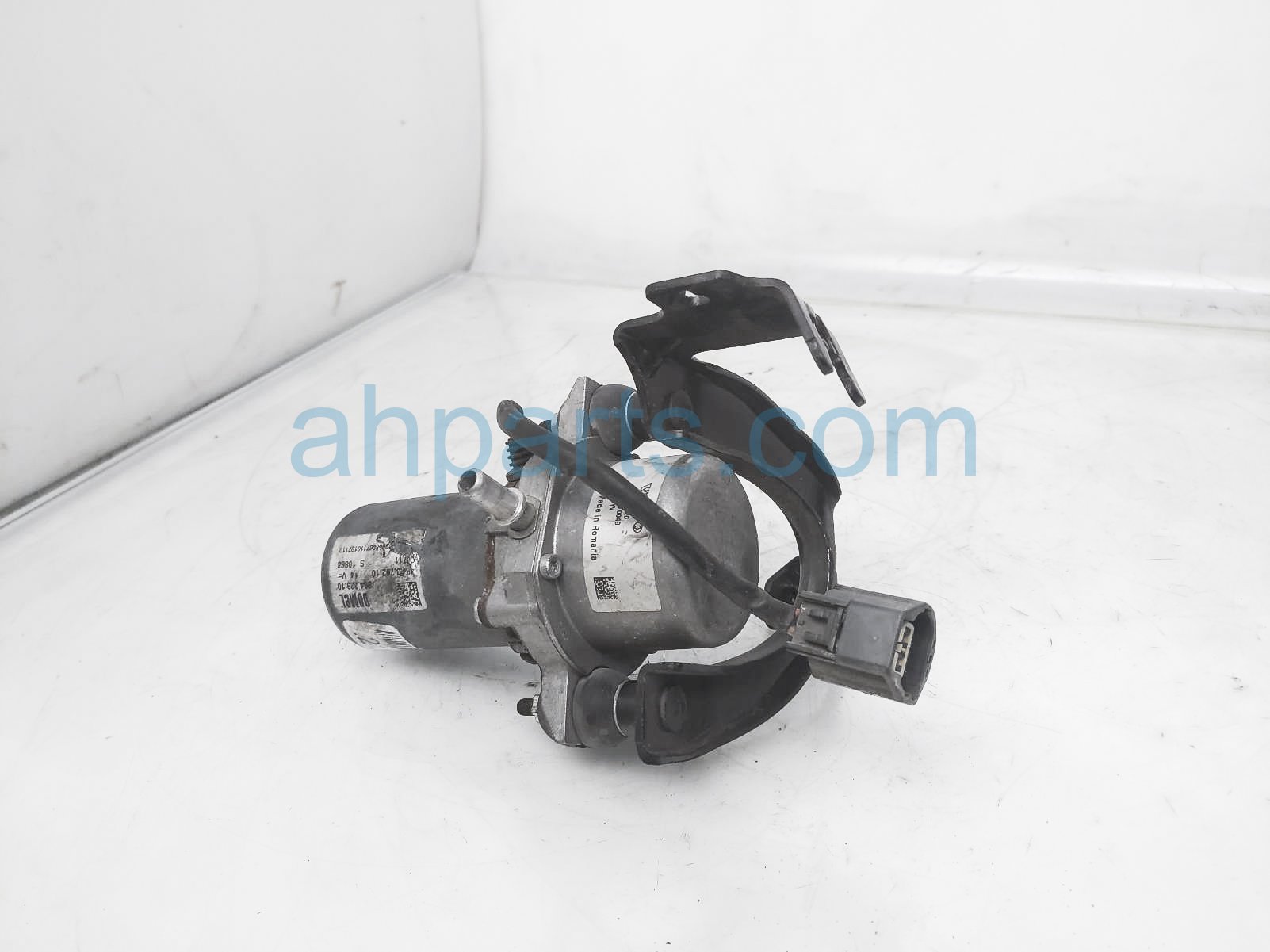 $30 Volvo VACUUM PUMP ASSY $30 Volvo VACUUM PUMP ASSY