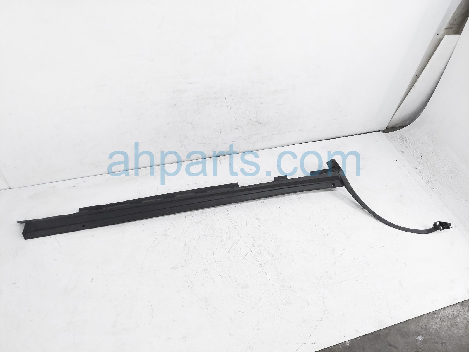 $40 Subaru RH SIDE SILL ROCKER W/ FLARE - BLACK $40 Subaru RH SIDE SILL ROCKER W/ FLARE - BLACK