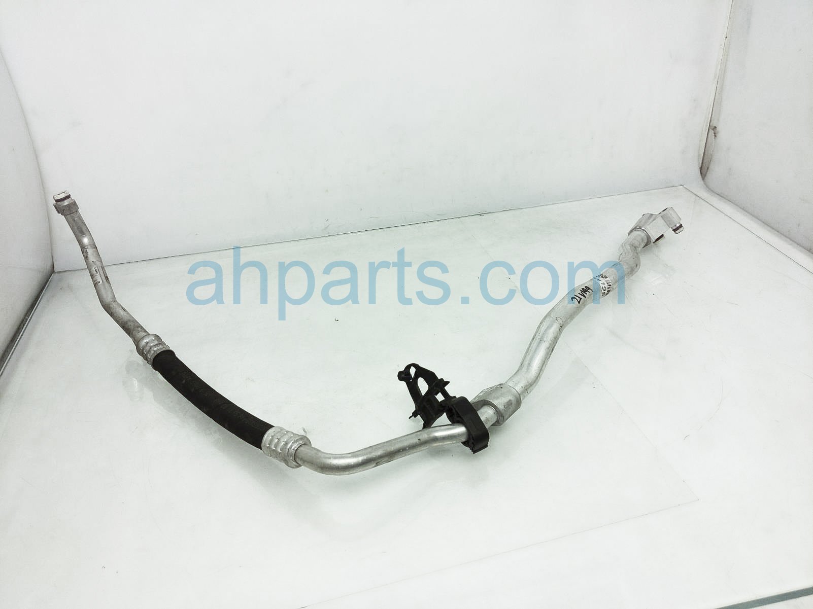 $40 BMW REAR AC SUCTION PIPE + HOSE $40 BMW REAR AC SUCTION PIPE + HOSE