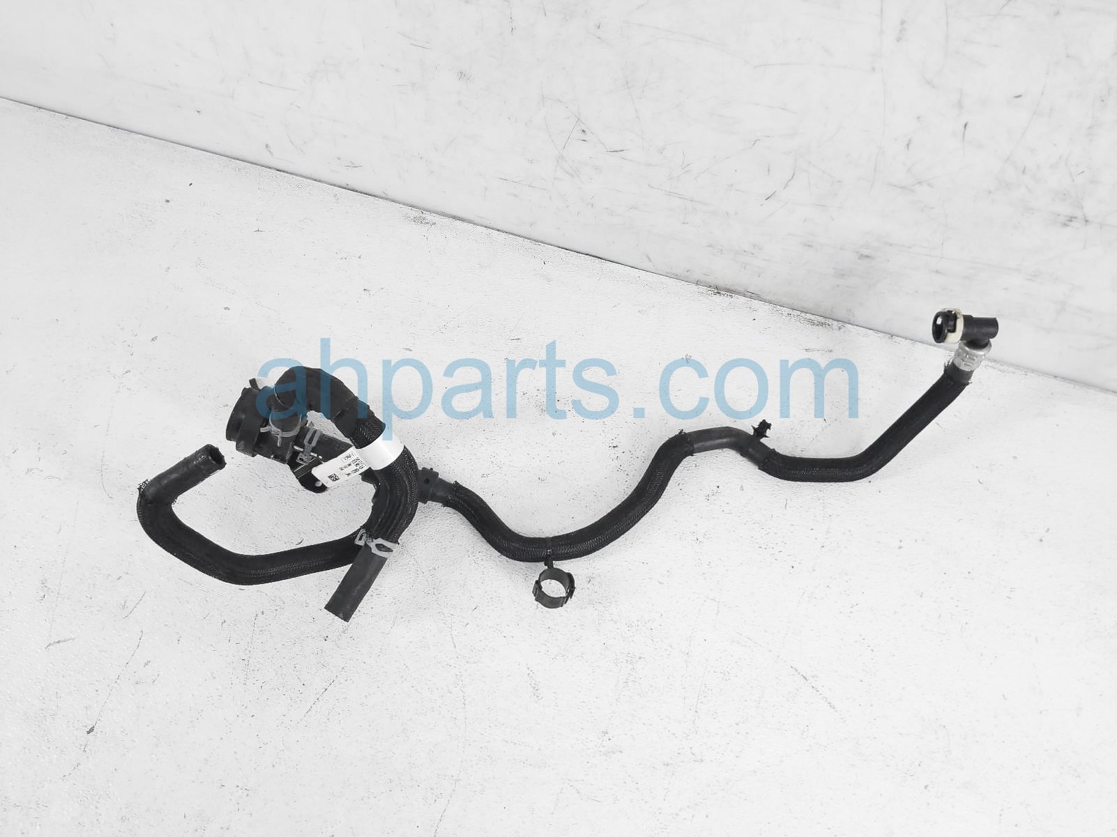 $90 Ford AUXILIARY WATER PUMP ASSY