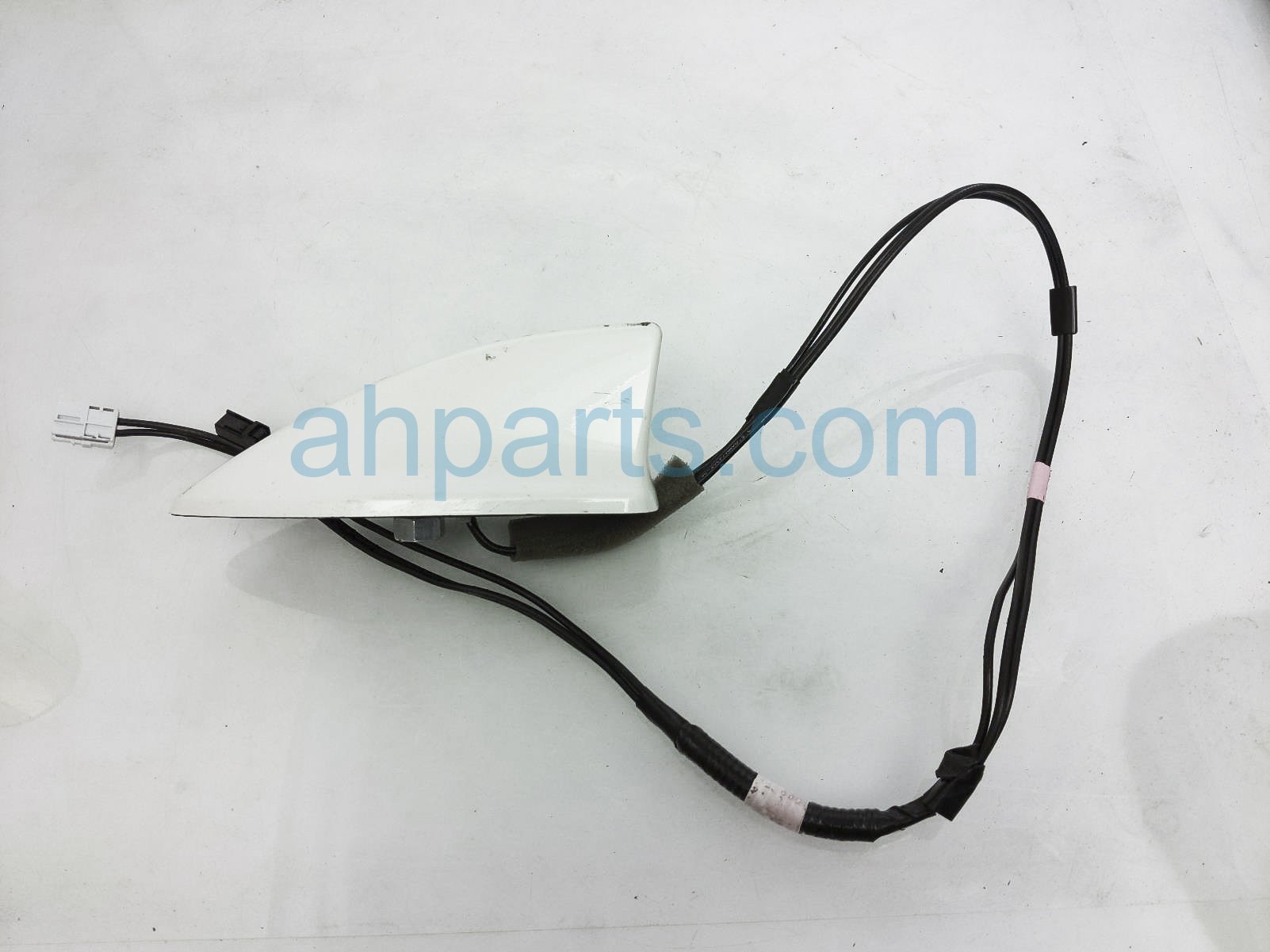 $45 Honda ROOF ANTENNA ASSY - WHITE $45 Honda ROOF ANTENNA ASSY - WHITE