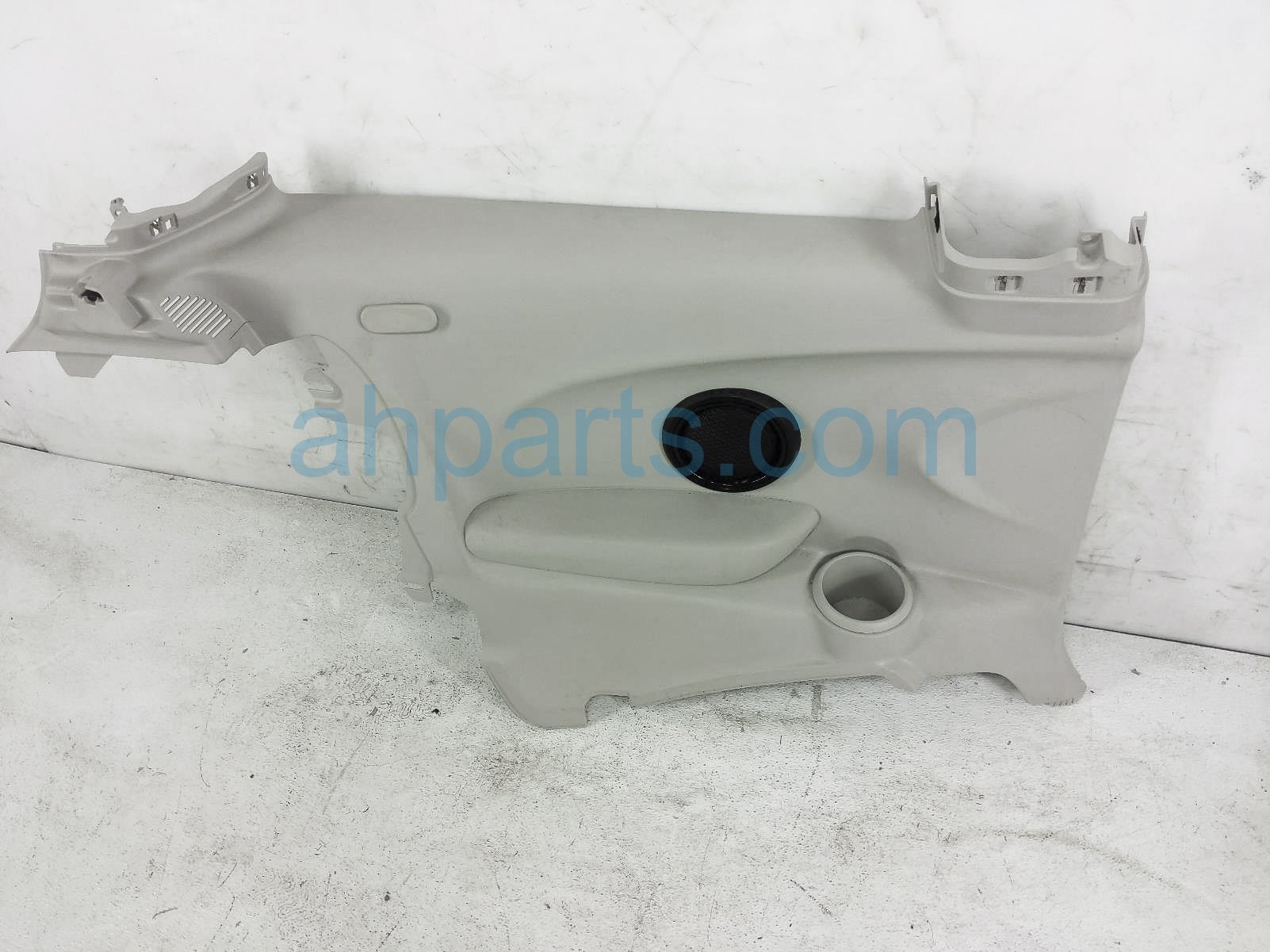 $90 BMW LH QUARTER PANEL TRIM - GREY