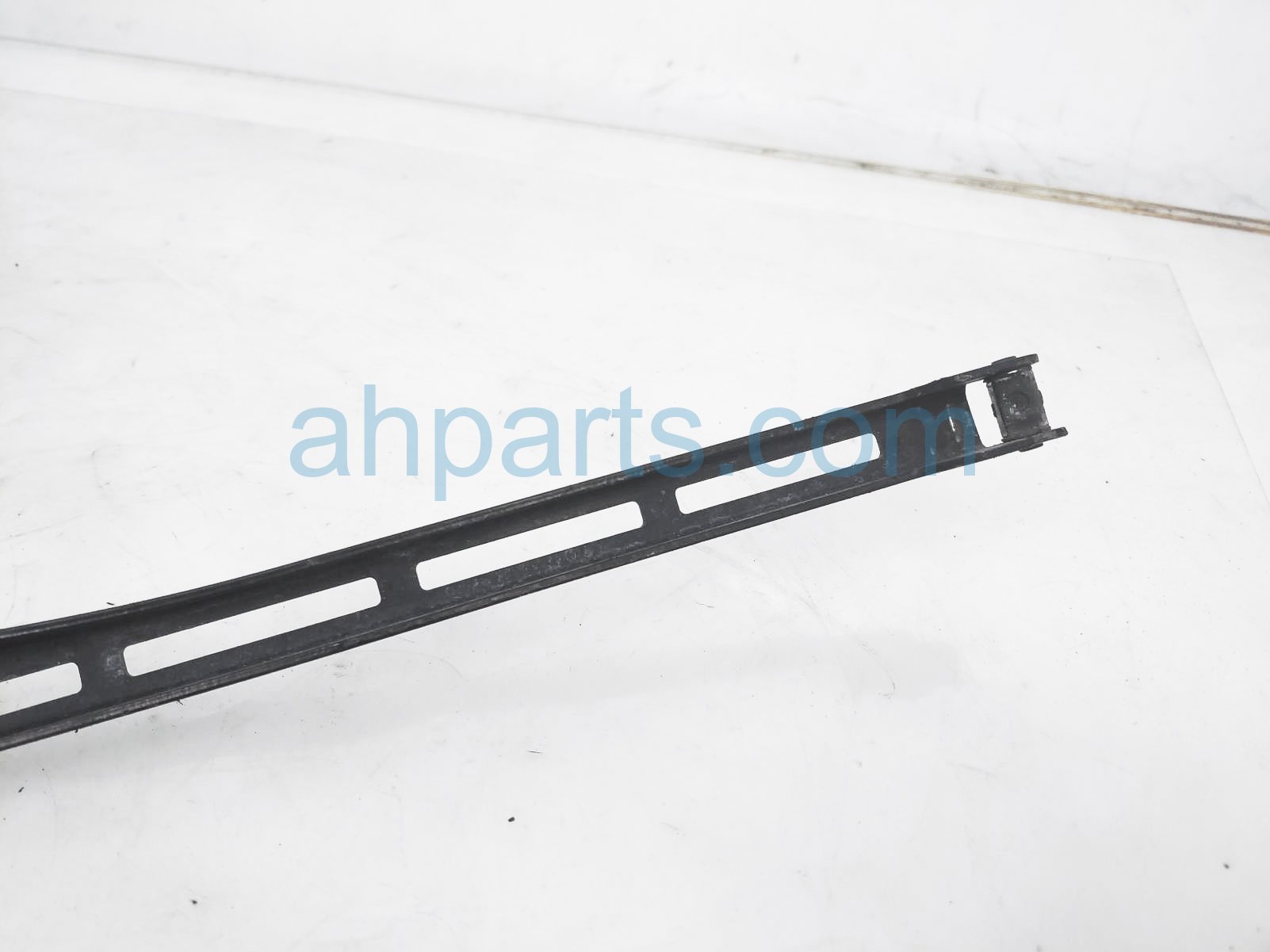 Sold 2008 Audi A4 Audi Driver Windshield Wiper Arm 8E1-955-407-C,