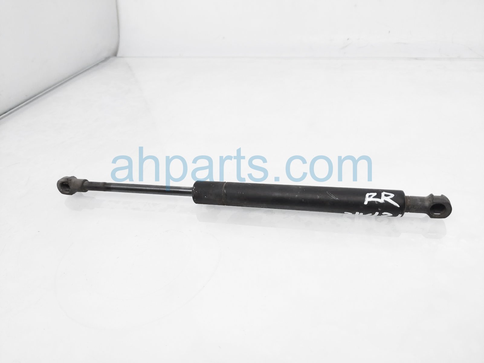 $20 Volvo RH TRUNK STRUT / LIFT CYLINDER $20 Volvo RH TRUNK STRUT / LIFT CYLINDER