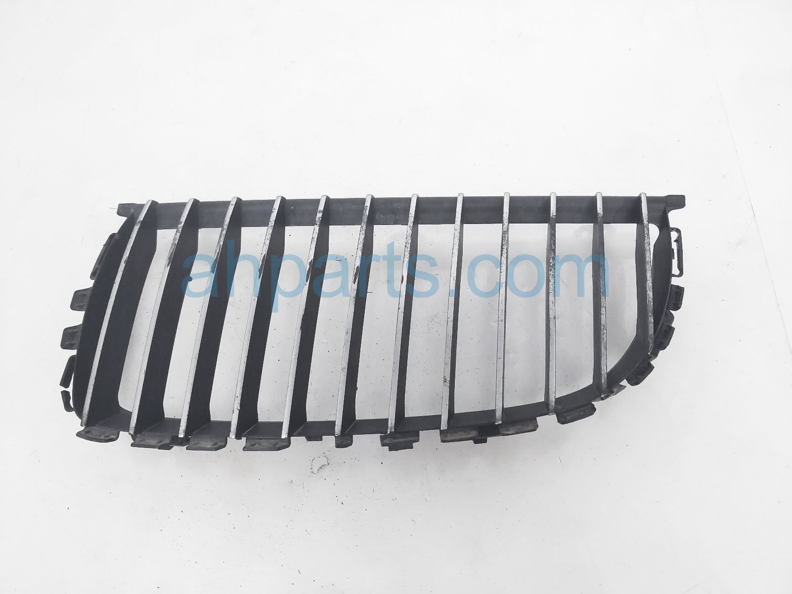$30 BMW LH CENTER UPPER GRILLE MISSING CHROM $30 BMW LH CENTER UPPER GRILLE MISSING CHROM
