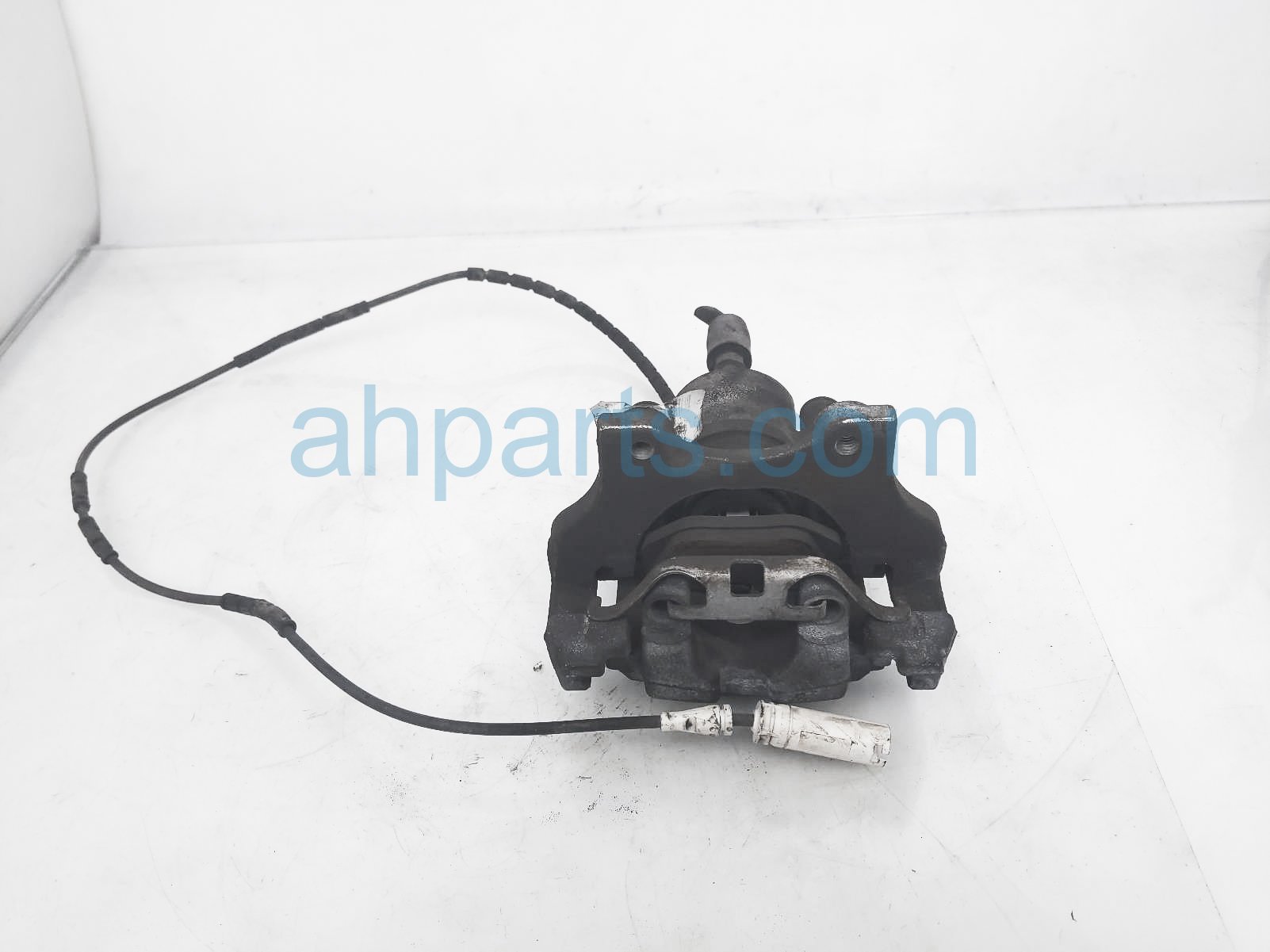 $40 BMW RR/RH BRAKE CALIPER $40 BMW RR/RH BRAKE CALIPER
