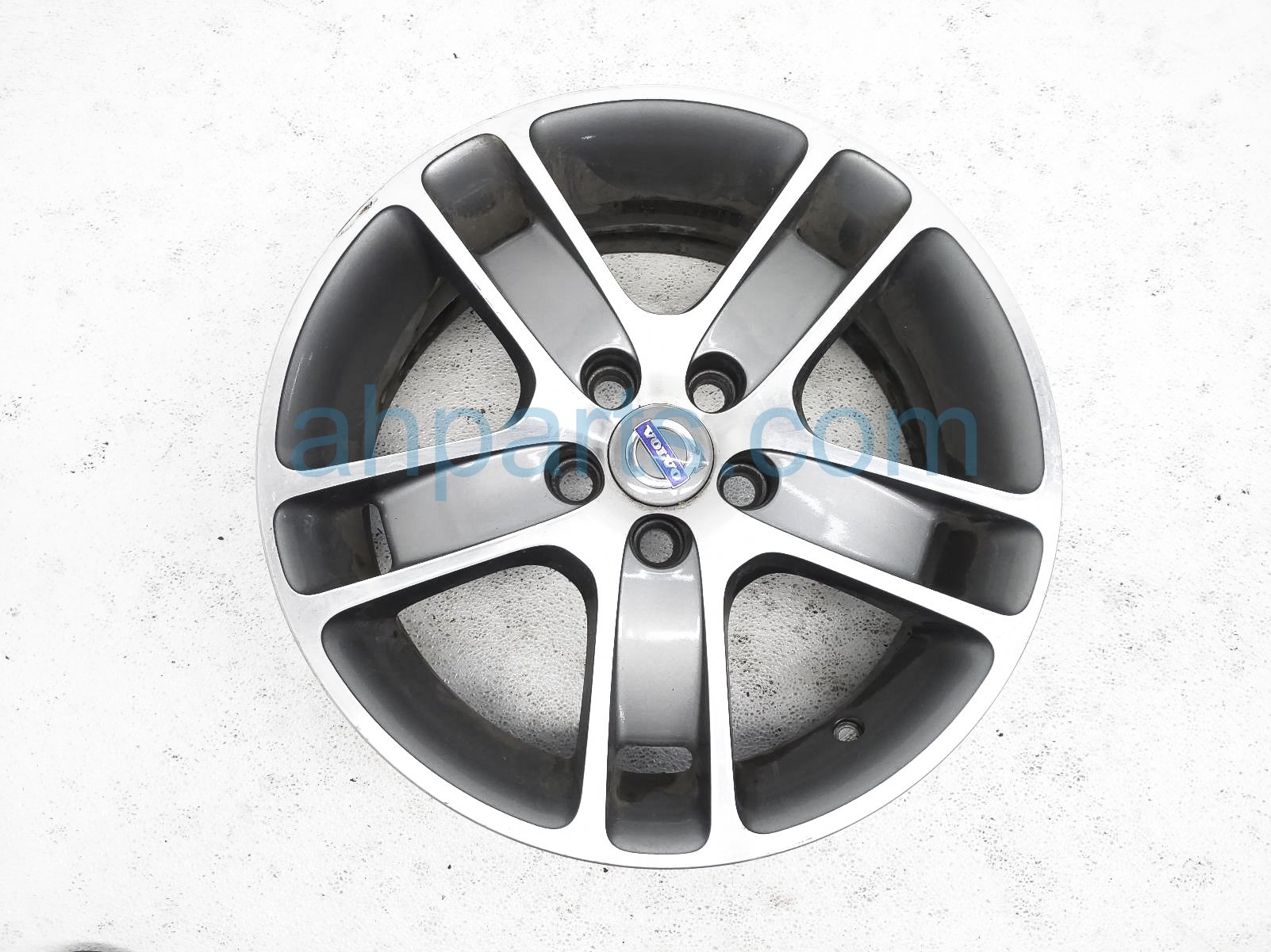 $125 Volvo WHEEL / RIM $125 Volvo WHEEL / RIM