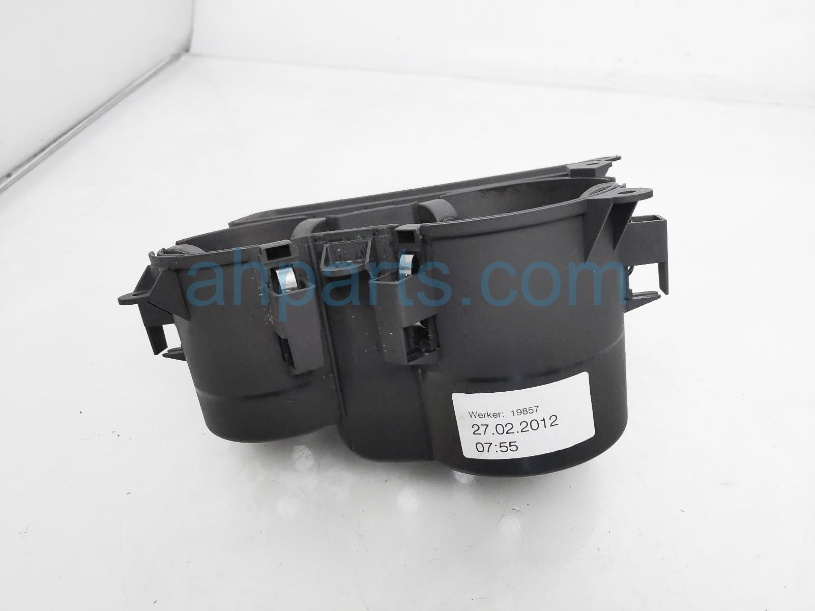 $19 Audi CENTER CONSOLE CUP HOLDER ASSY $19 Audi CENTER CONSOLE CUP HOLDER ASSY