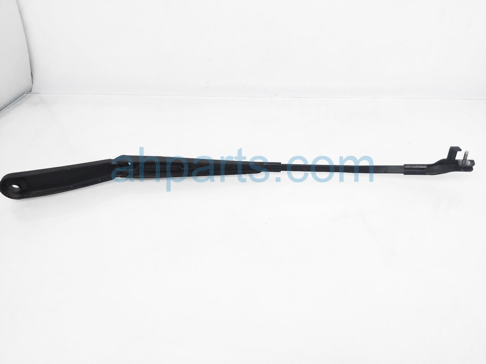 $19 BMW RH WINDSHIELD WIPER ARM $19 BMW RH WINDSHIELD WIPER ARM