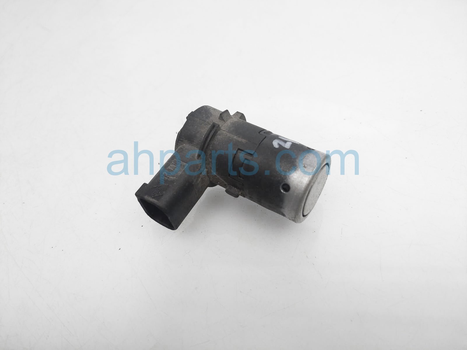 $20 BMW REAR PARKING SENSOR - SILVER $20 BMW REAR PARKING SENSOR - SILVER