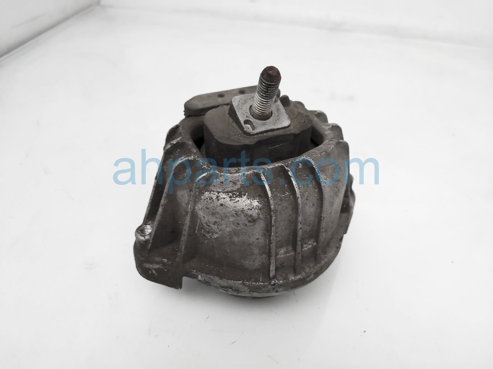 $20 BMW FR/LH SIDE ENGINE MOUNT $20 BMW FR/LH SIDE ENGINE MOUNT