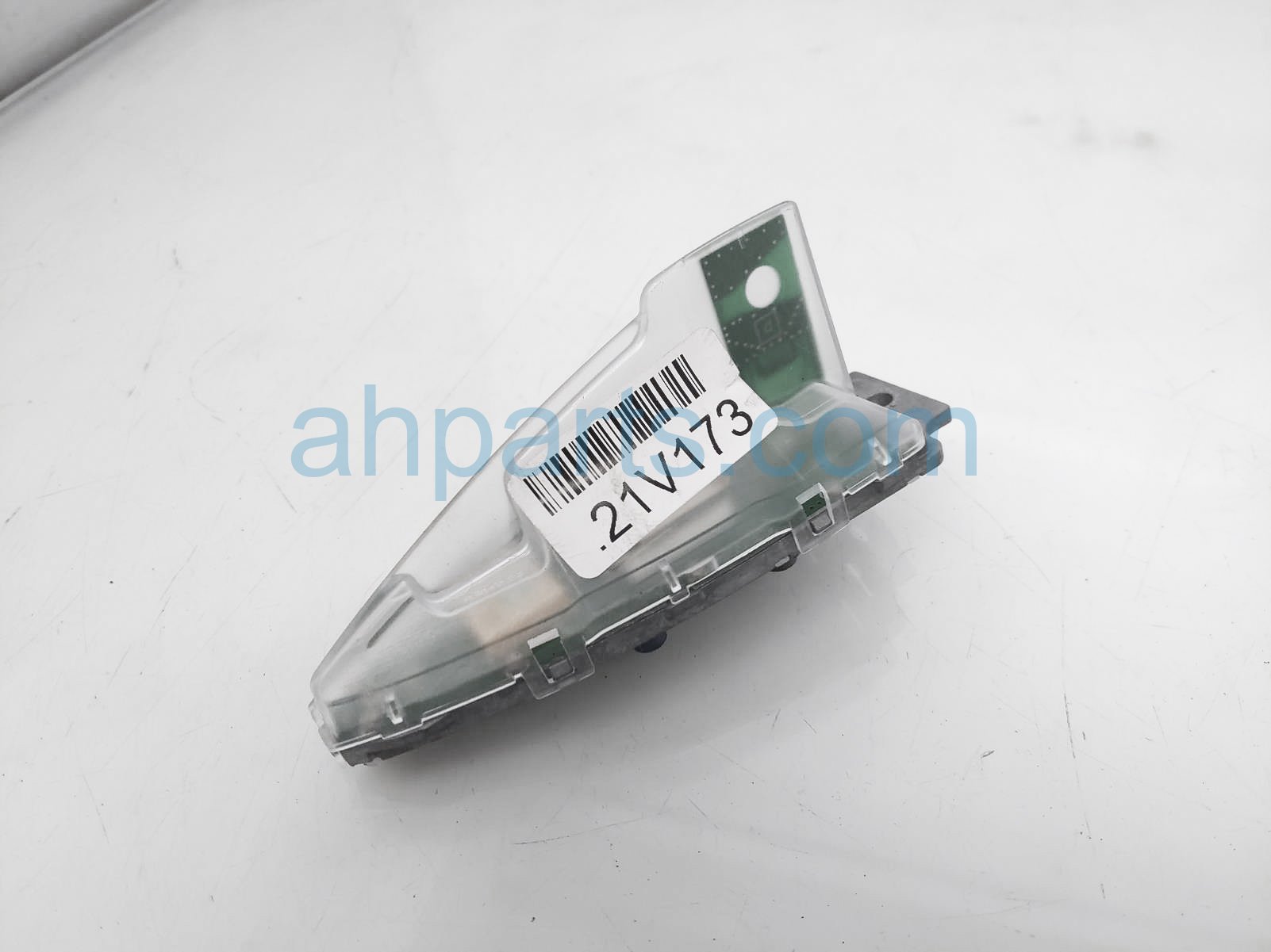 $20 BMW ROOF ANTENNA ASSY W/O COVER