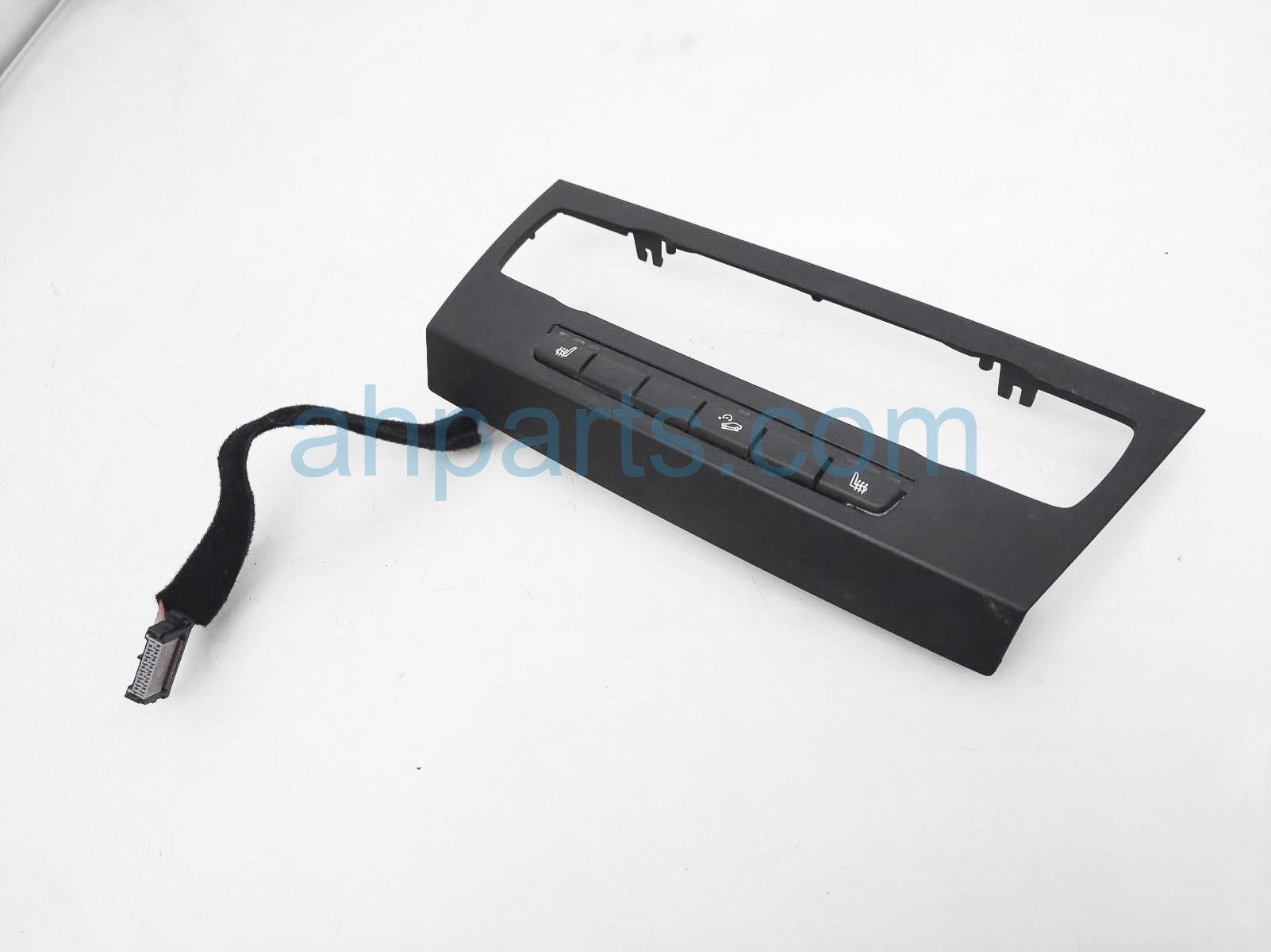 $20 BMW HEATED SEAT SWITCH W/ CENTER BEZEL