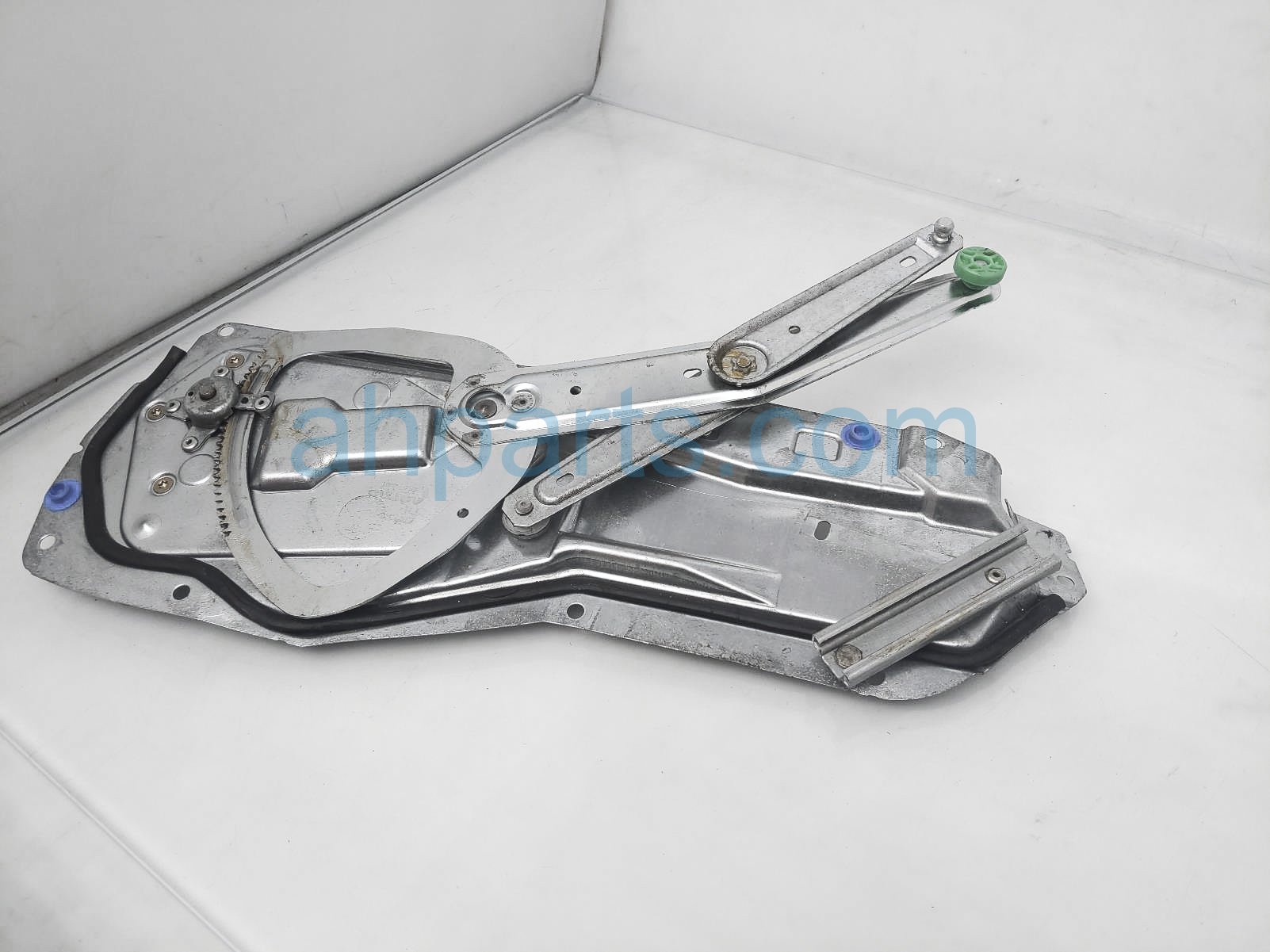 $50 Volvo RR/LH DOOR WINDOW REGULATOR & MOTOR