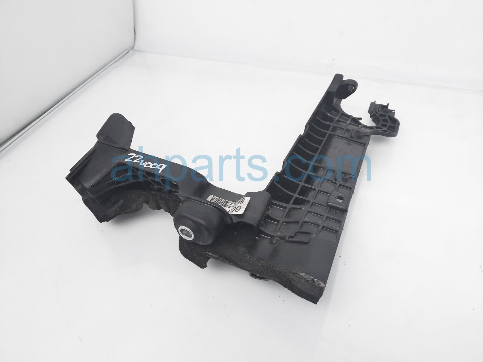 $15 Volvo BATTERY TRAY BRACKET ASSY $15 Volvo BATTERY TRAY BRACKET ASSY